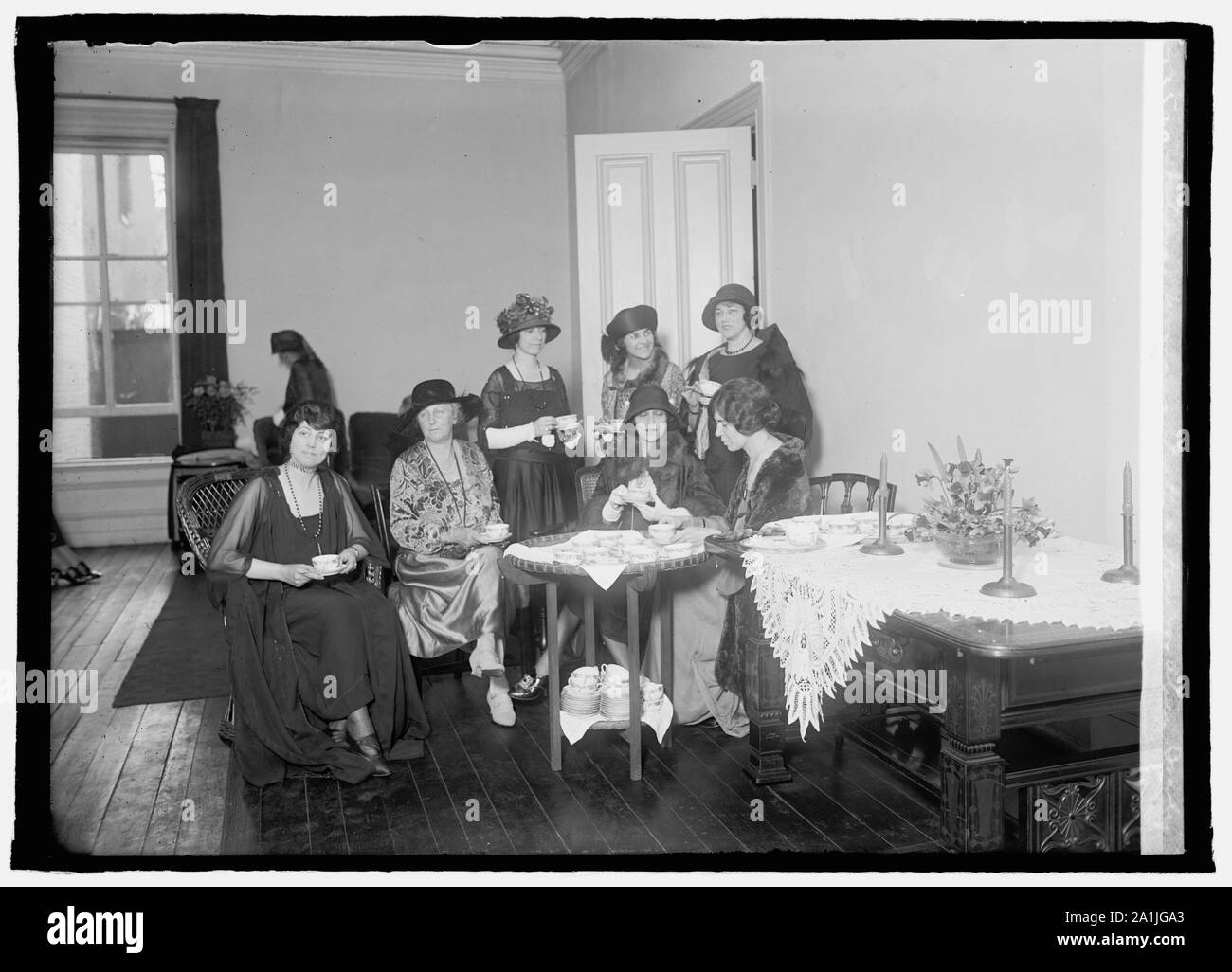 Donna nazionale del partito, tè per Alice Brady Foto Stock