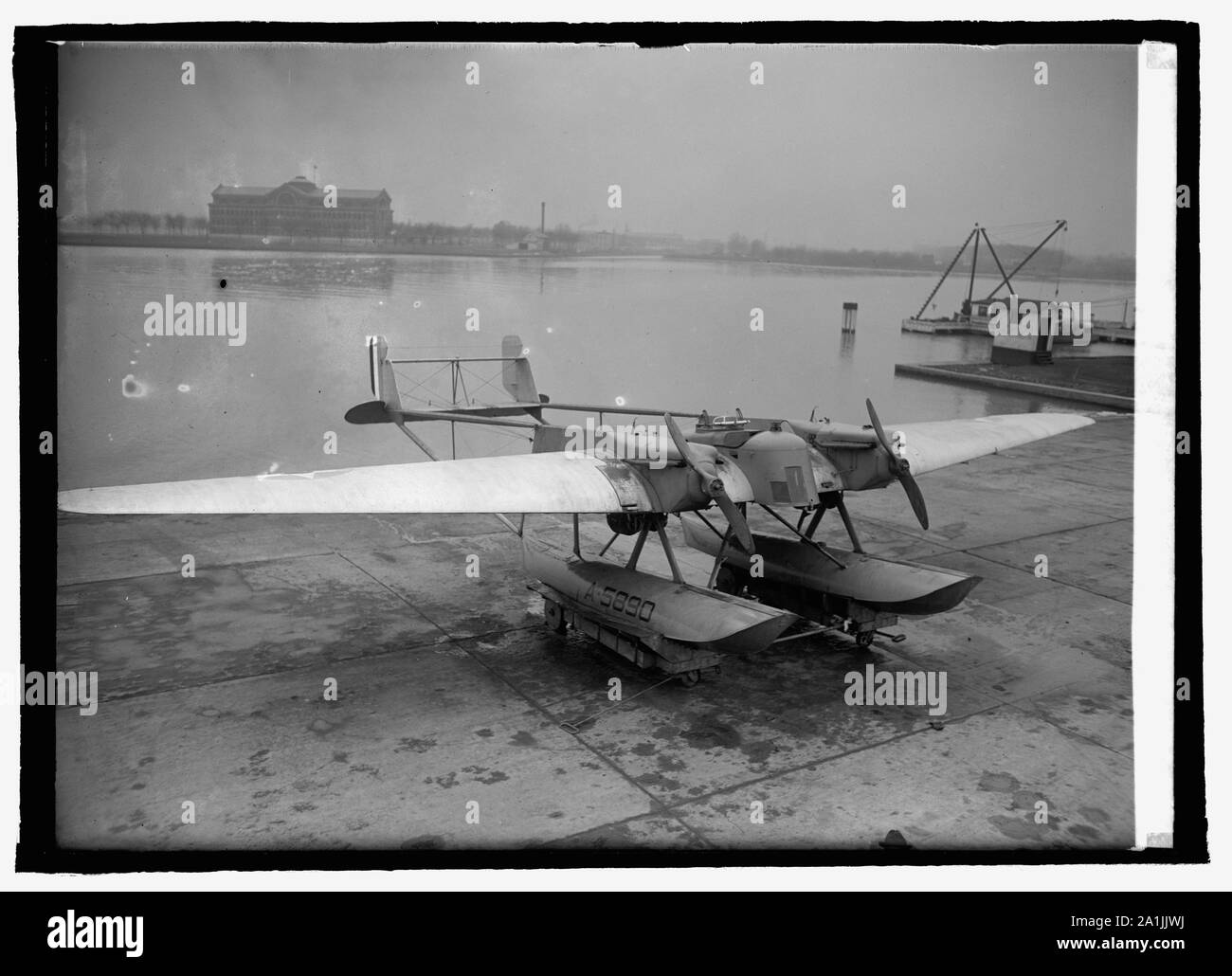 Naval Curtis bombardamento aereo, 1/18/22 Foto Stock