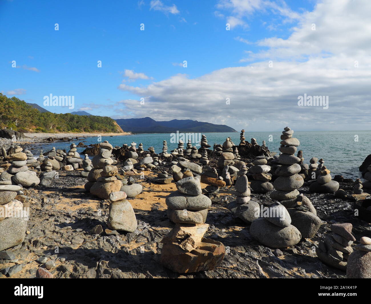 La Cook Highway Rock pile Queensland Cairns Australia Foto Stock