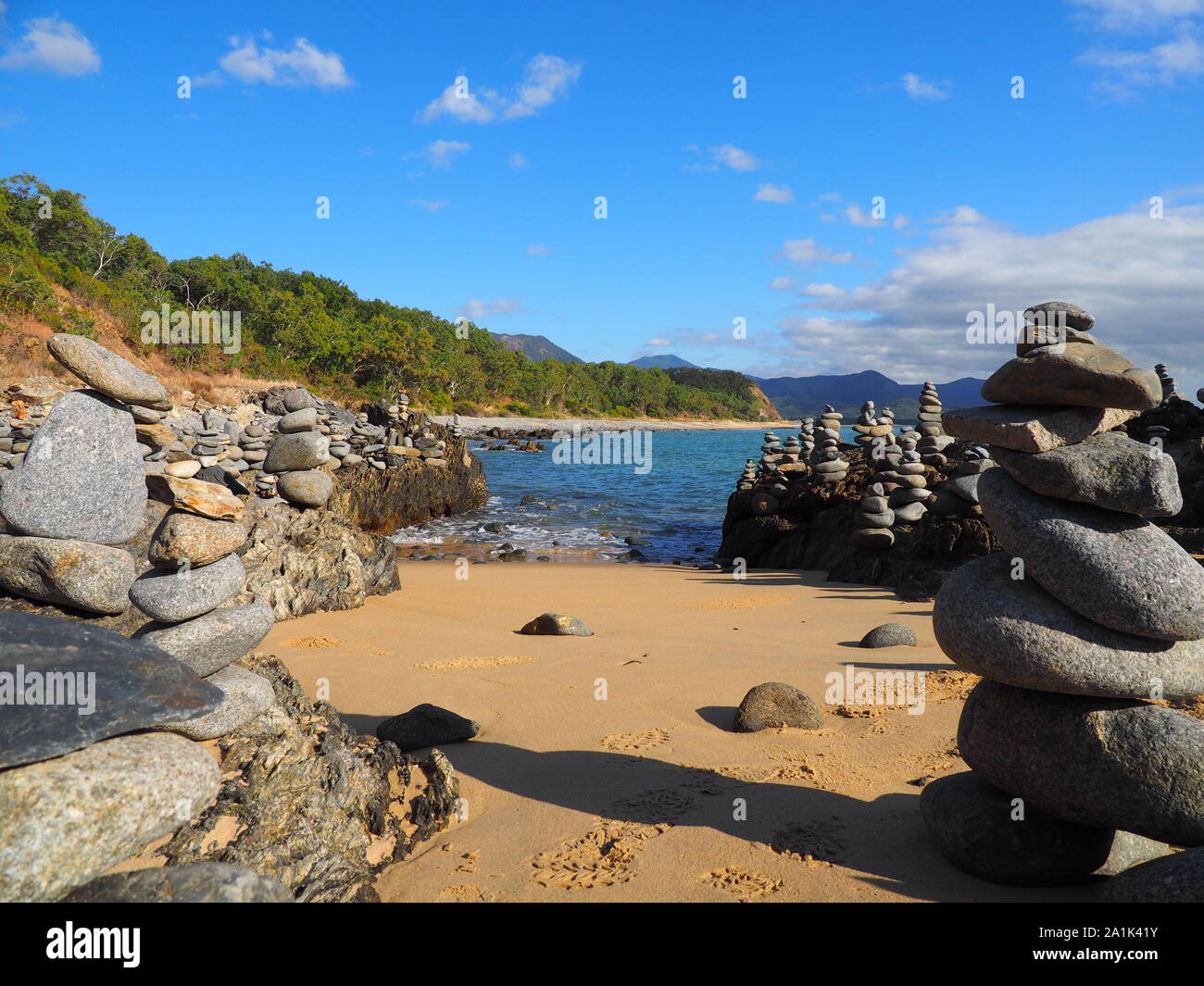 La Cook Highway Rock pile Queensland Cairns Australia Foto Stock