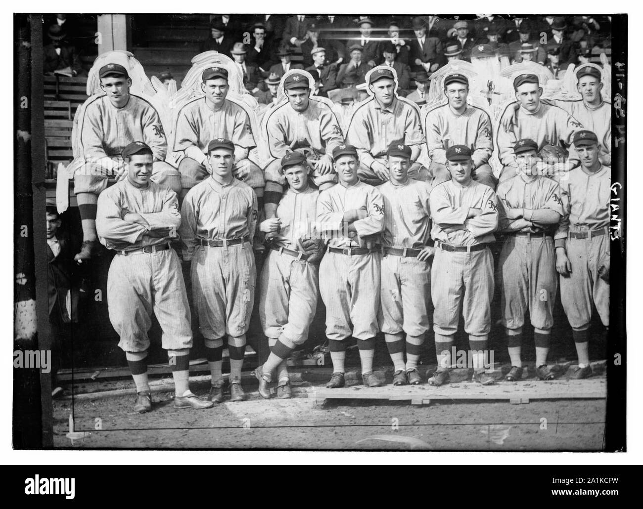 New York Giants. La fila superiore (da sinistra a destra): Rube Marquard, Larry Doyle, Josh Devore, arte Fletcher, George Burns, arte Wilson, Rosso Ames. Riga inferiore: il capo di Meyers, Fred Snodgrass, Rosso Murray, Arlie Latham, Beals Becker, John McGraw, Buck Herzog, Fred Merkle (baseball) Foto Stock