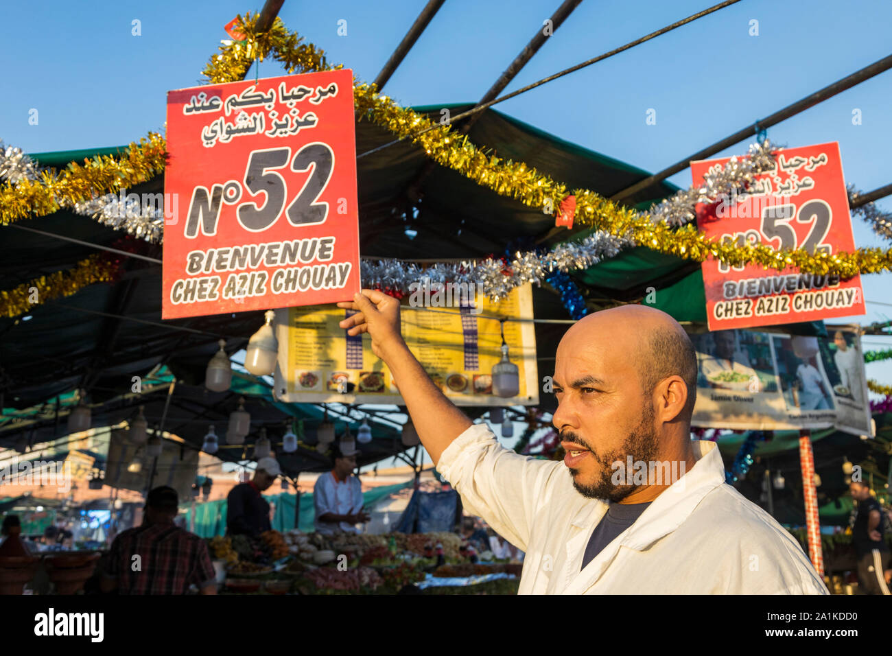 Pressione di stallo di cibo in piazza Jemaa el Fna a Marrakech, Marocco, Africa del Nord Foto Stock
