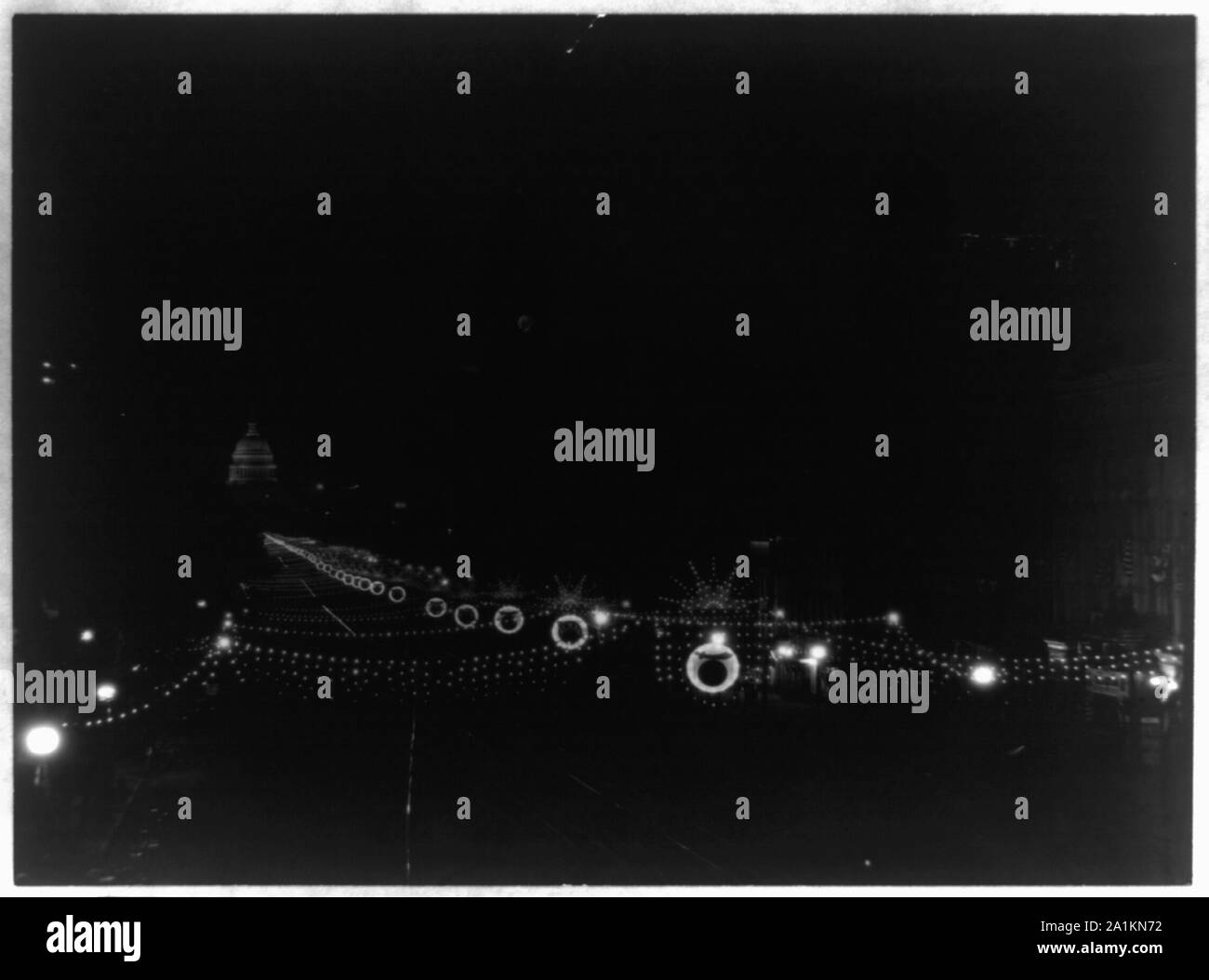 Vista notturna della Pennsylvania Avenue durante la convenzione del santuario, 1923 Foto Stock