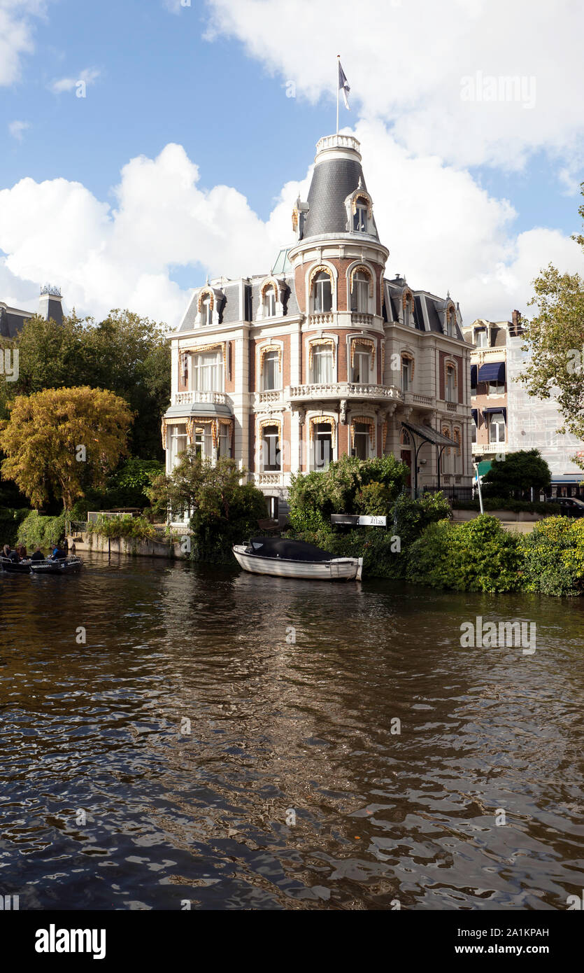 Villa della fine del XIX secolo tra Weteringschans e Singelgracht, di fronte al Rijksmuseum, Amsterdam Foto Stock