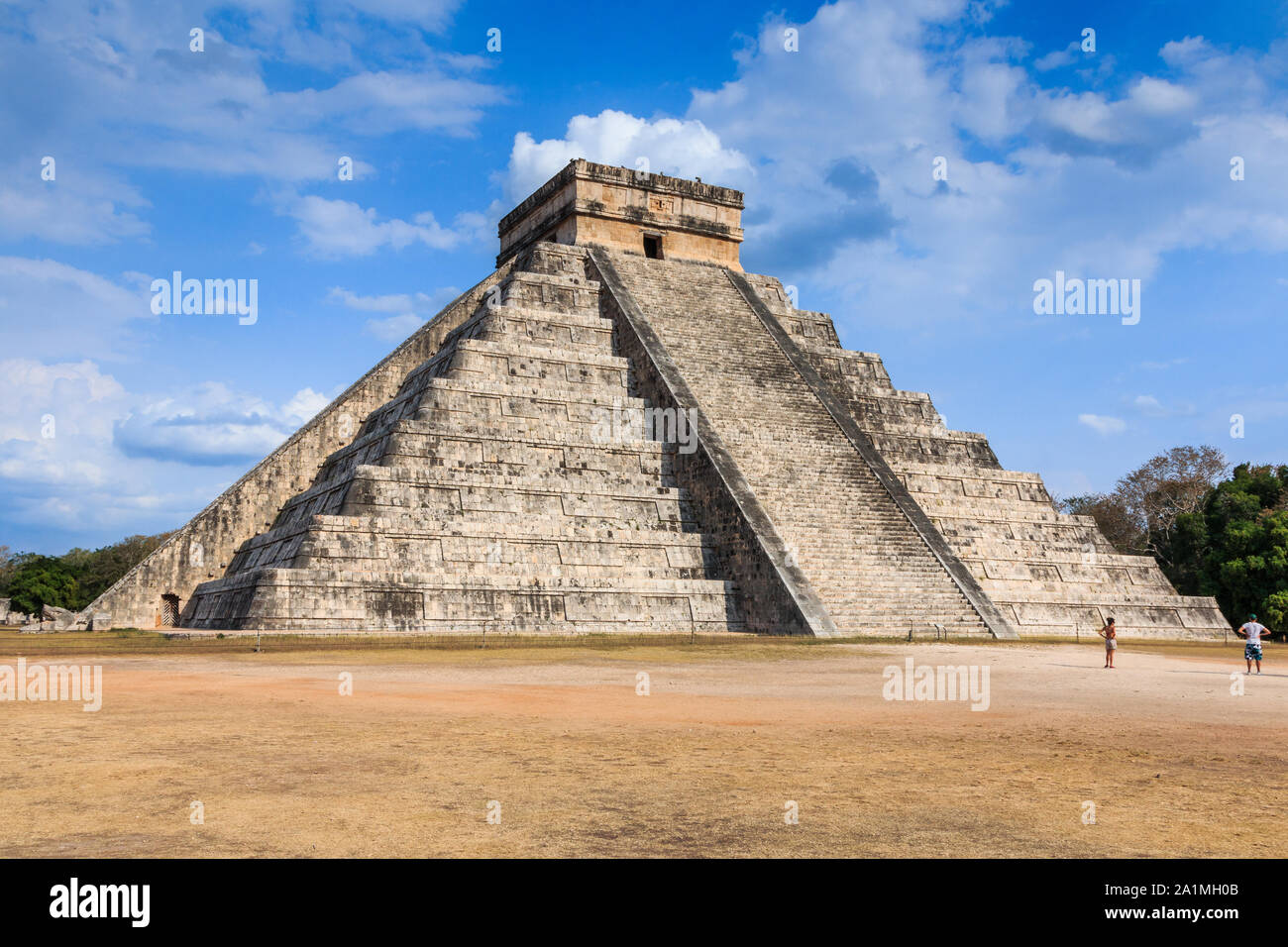 Chichen Itza, Messico. Tempio di Kukulcan, noto anche come El Castillo. Foto Stock