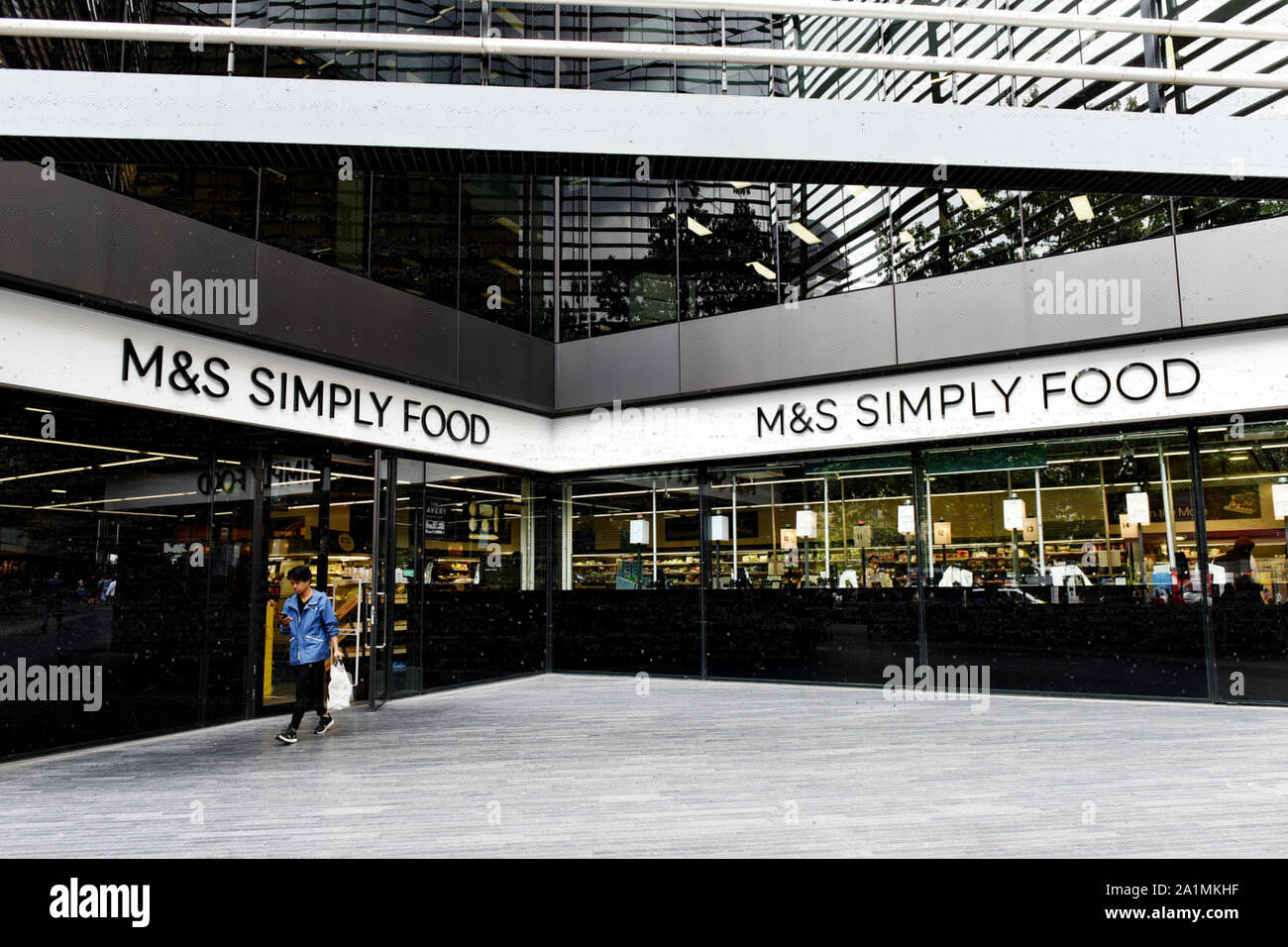 Londra, Regno Unito. 16 Luglio, 2019. Rivenditore britannico Mark & Spencer store e il logo visibile nella zona di London Bridge. Credito: Petra Figuero SOPA/images/ZUMA filo/Alamy Live News Foto Stock