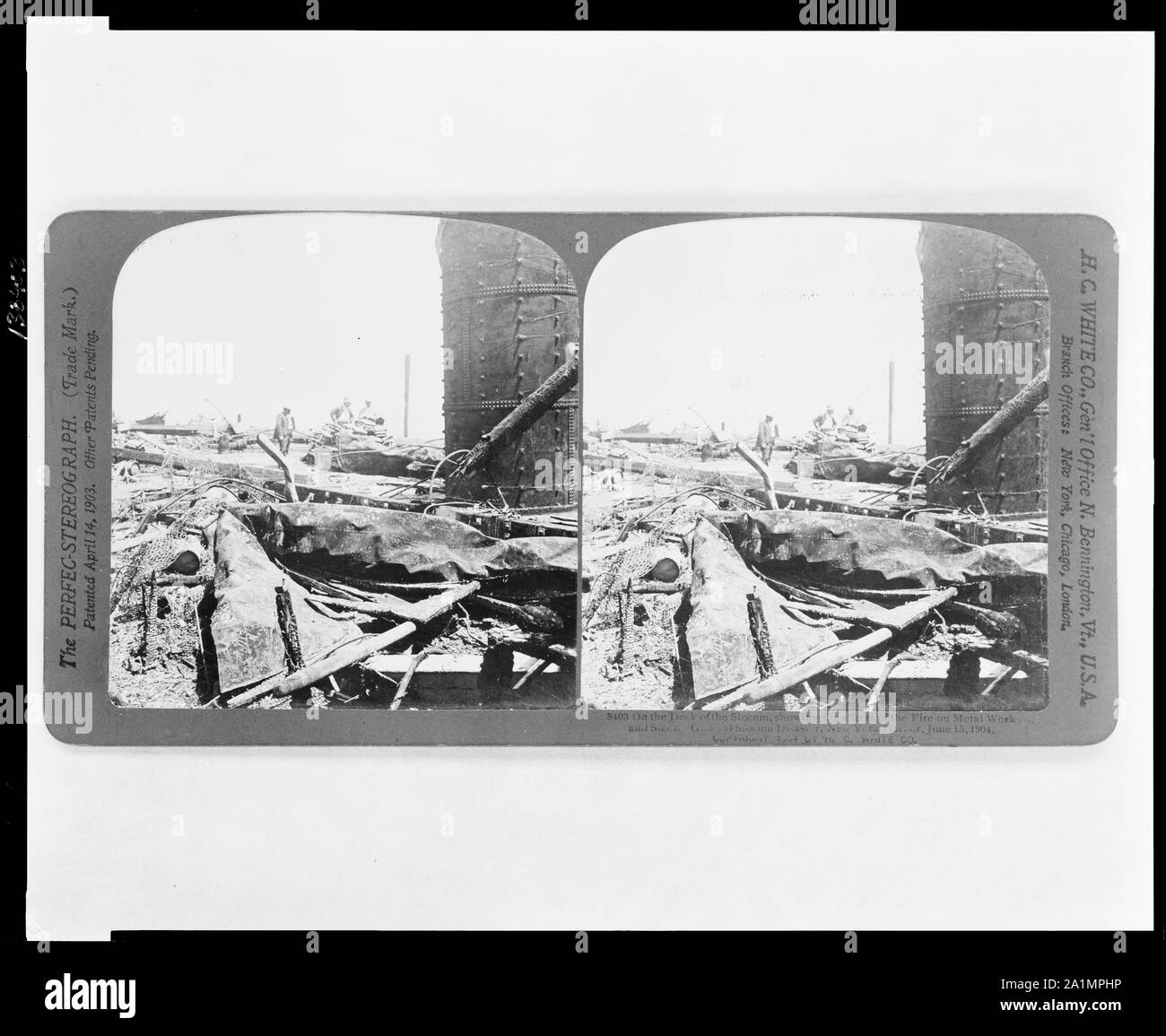 Sul ponte della Slocum, che mostra gli effetti del fuoco sul lavoro di metallo e s[t]l. G[enera]l Slocum Di[saste]r, New York H[arbo]r, 15 giugno 1904 Foto Stock