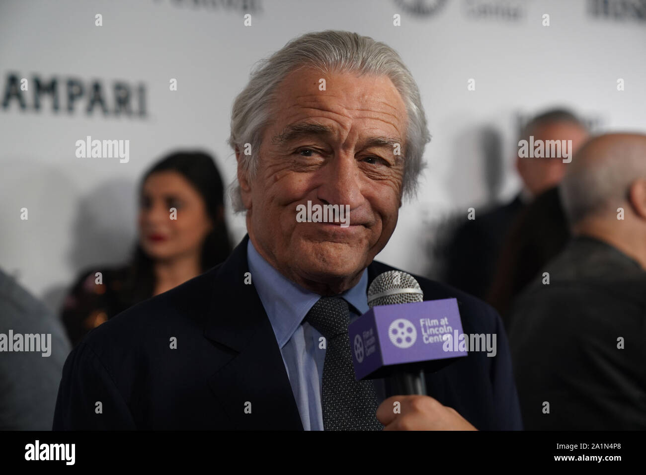 New York, Stati Uniti. Il 27 settembre, 2019. Robert De Niro arriva sul tappeto rosso al NYFF57 apertura notturna Presentazione di Gala & Premiere mondiale del cittadino irlandese a Alice Tully Hall il Venerdì, 27 settembre 2019 a New York City. Foto di Bryan Smith/UPI Credito: UPI/Alamy Live News Foto Stock