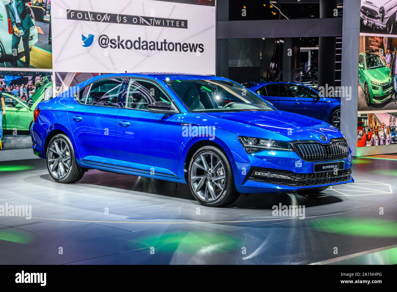 Francoforte, Germania - Settembre 2019: blu Skoda Superb iV B8 tip 3V berlina, IAA International Motor Show Auto fieristico. Foto Stock