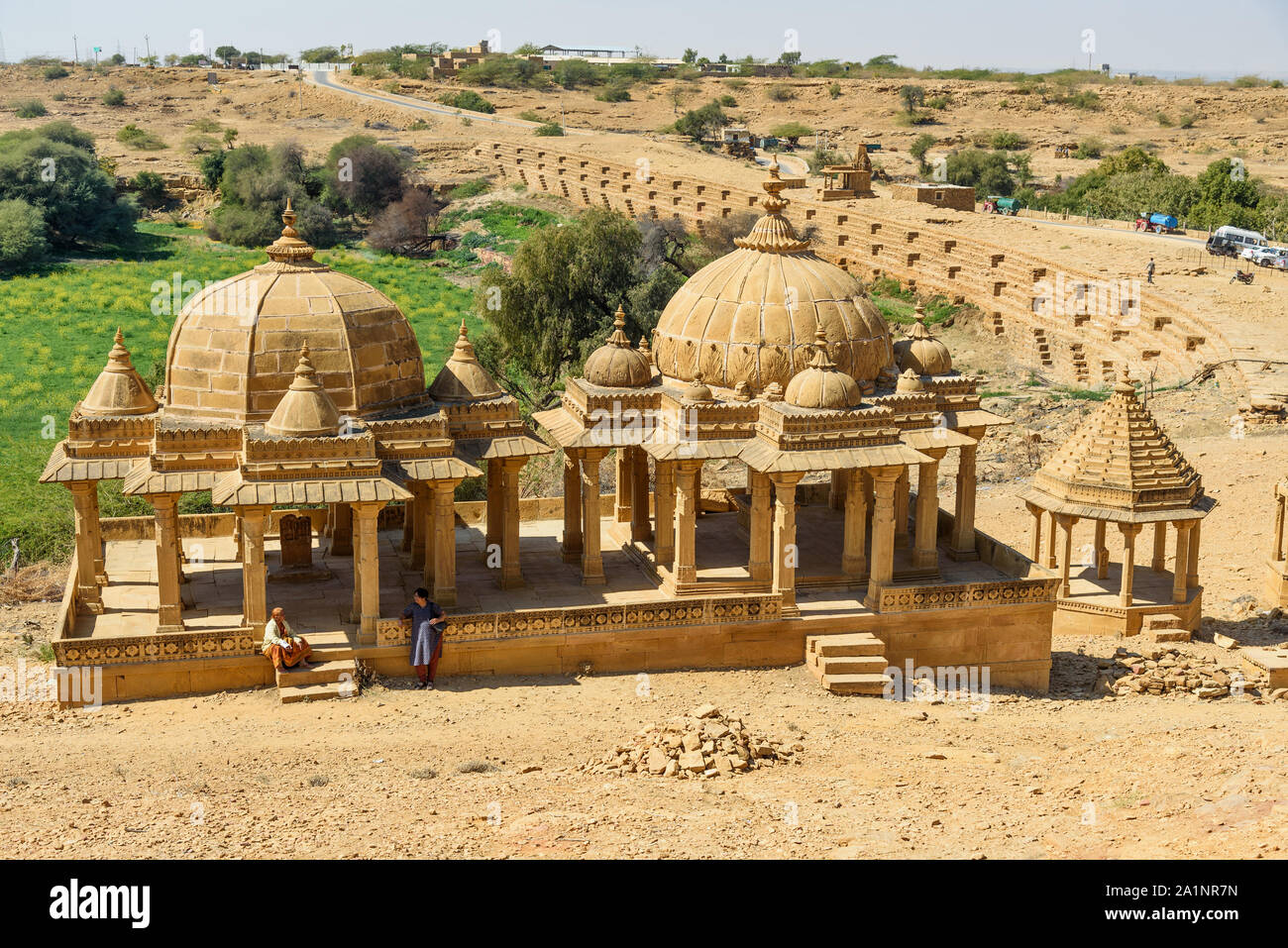 Jaisalmer, India - 16 Febbraio 2019: Bada Bagh cenotaphs antico complesso in Jaisalmer. Rajasthan Foto Stock