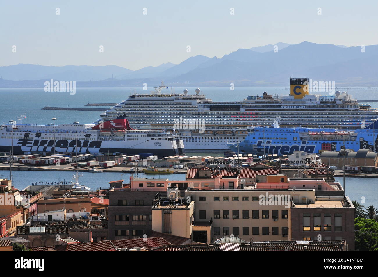 Cagliari, Italia, settembre 2019. Visualizza ona Costa Diadema nave da  crociera Foto stock - Alamy