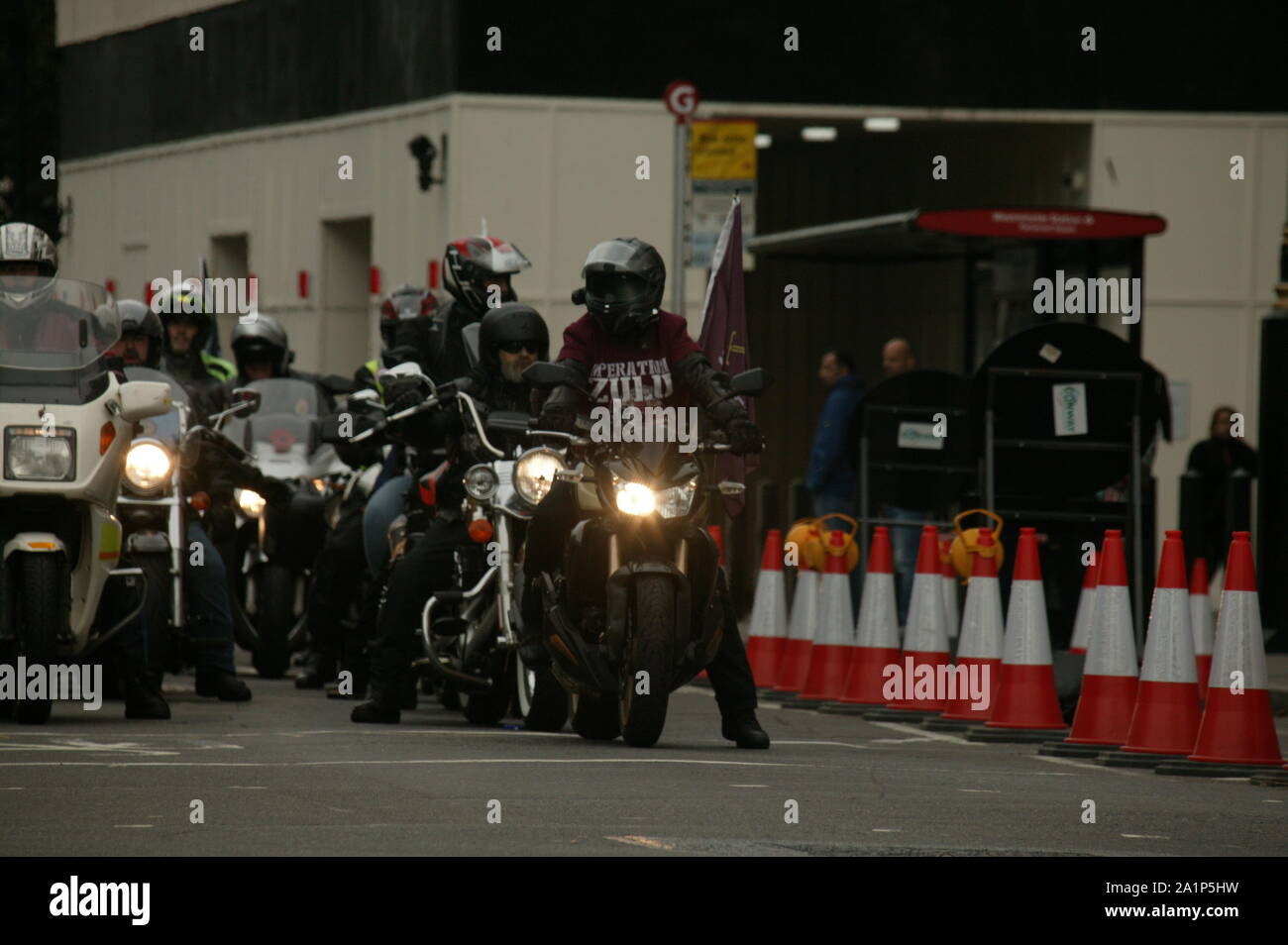 Funzionamento Zulu Bikers & Veterani protesta in piazza del Parlamento, LONDRA, REGNO UNITO. Foto Stock