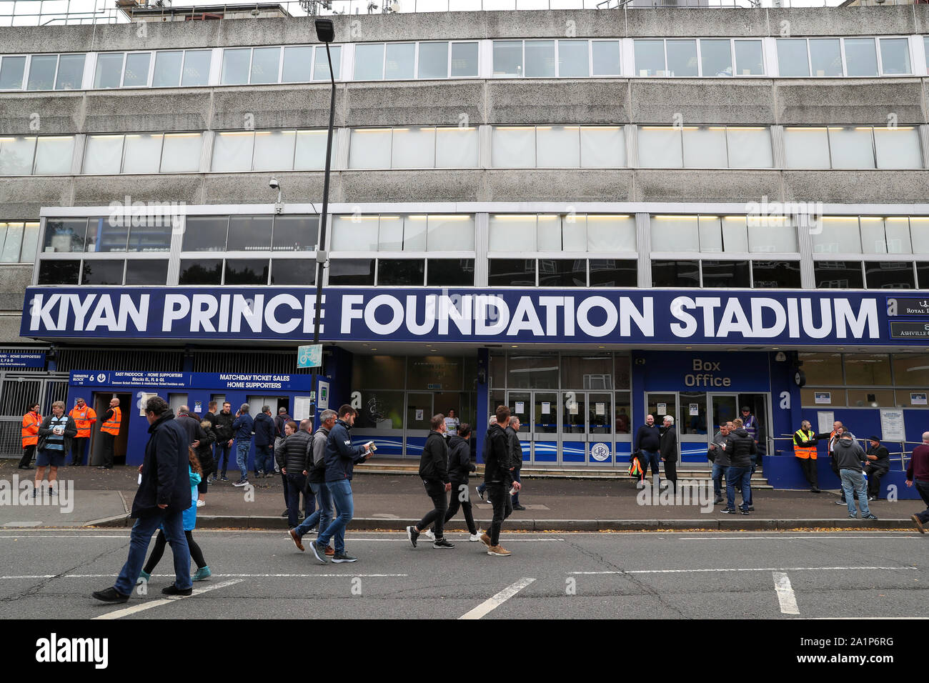 Londra, Regno Unito. 28 Sep, 2019. Londra, Regno Unito. 28 Sep, 2019. Sky scommessa match del campionato tra Queens Park Rangers e West Bromwich Albion a Kiyan Prince Foundation Stadium, Londra sabato 28 settembre 2019. (Credit: John Cripps | MI News) solo uso editoriale, è richiesta una licenza per uso commerciale. Credito: MI News & Sport /Alamy Live News Foto Stock