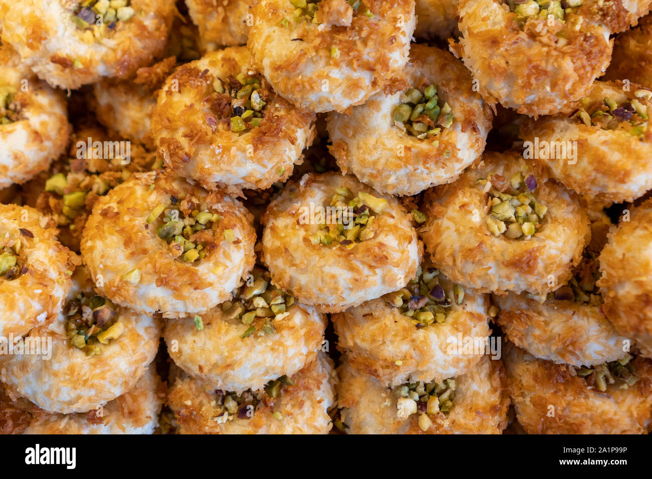 Mezzo fresco orientale deliziosi biscotti presentati. Foto Stock