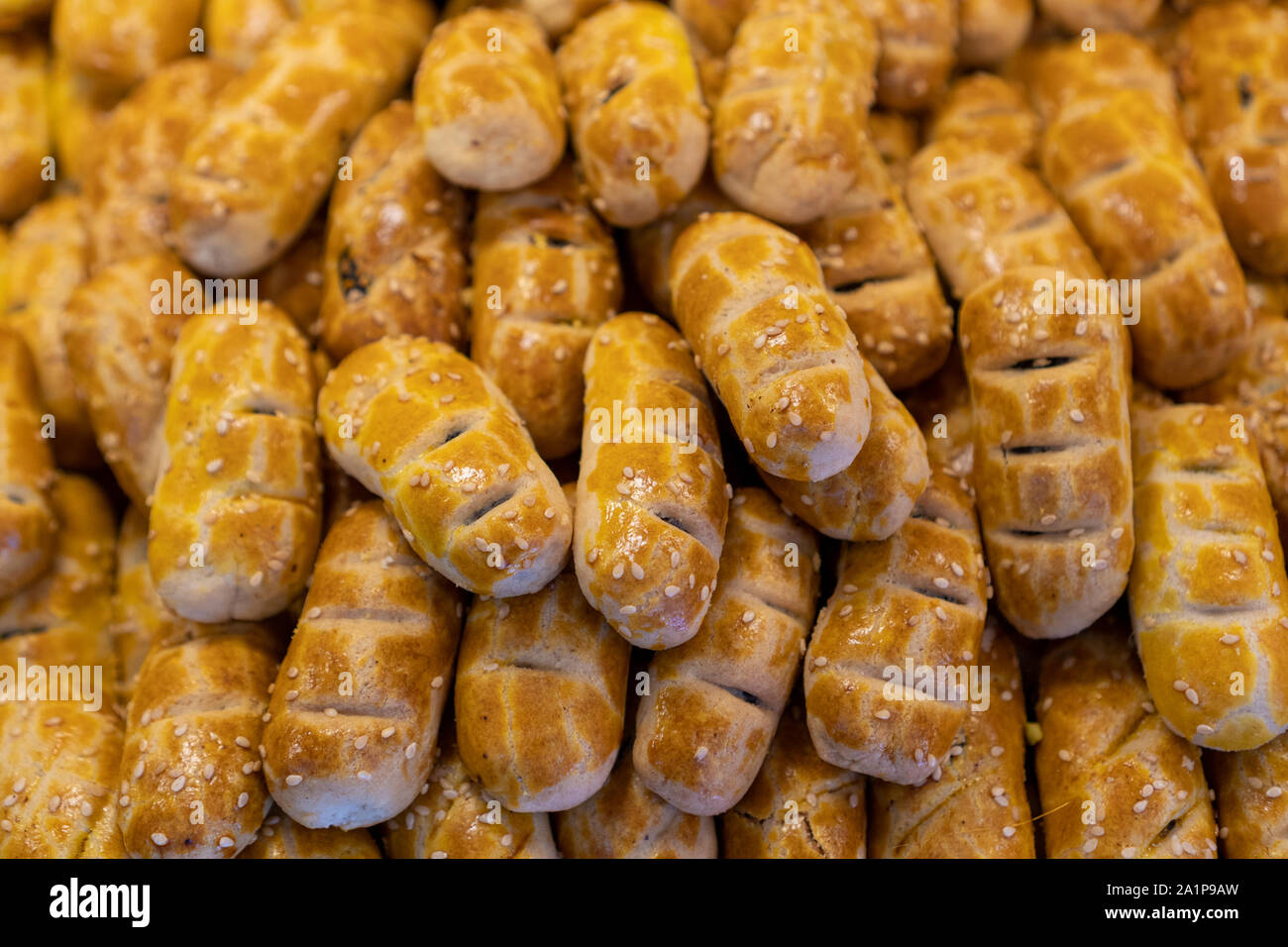 Mezzo fresco orientale deliziosi biscotti presentati. Foto Stock