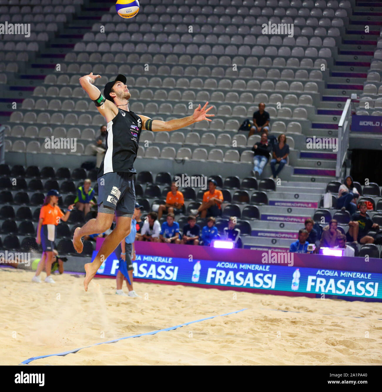 Roma, Italia - Sep 06: Thole e Wickler per la Germania in azione contro Semenov e Leshukov per la Russia durante il loro turno di gioco 16 della FIVB Beach Volleyball World Tour Finals 2019 al Foro Italico a Roma, Italia Foto Stock