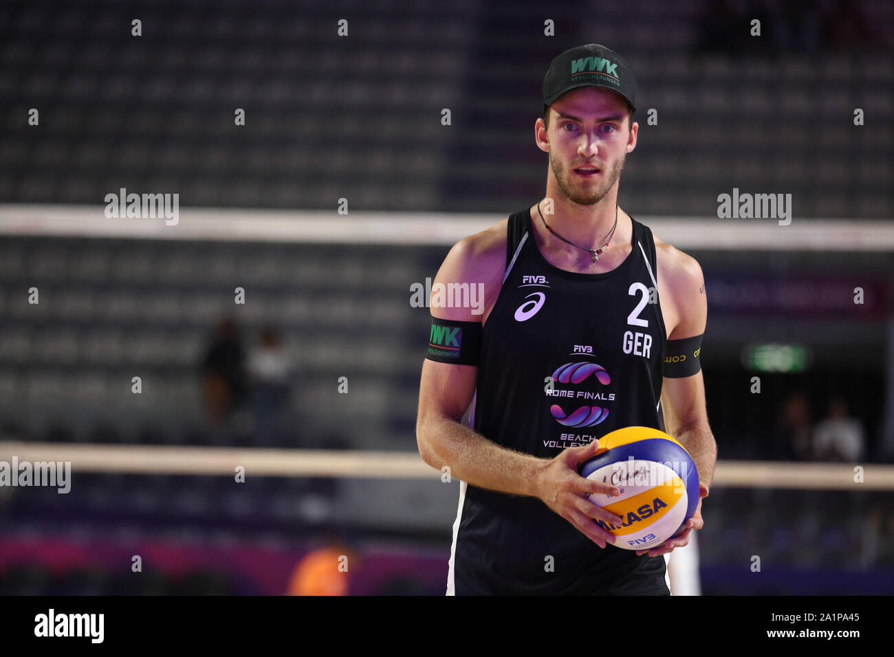 Roma, Italia - Sep 06: Thole e Wickler per la Germania in azione contro Semenov e Leshukov per la Russia durante il loro turno di gioco 16 della FIVB Beach Volleyball World Tour Finals 2019 al Foro Italico a Roma, Italia Foto Stock