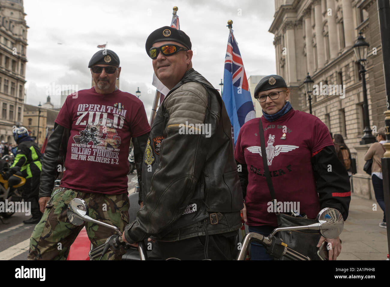 Westminster, Londra, Regno Unito. 28 Settembre, 2019. HM veterani delle forze civili e sostenitori mostrano il supporto per i veterani ed ex soldati perseguite dopo essere stato incaricato di funzionamento Banner (Forze Armate britanniche' funzionamento in Irlanda del Nord dal 1969 al 2007). Penelope Barritt/Alamy Live News Foto Stock