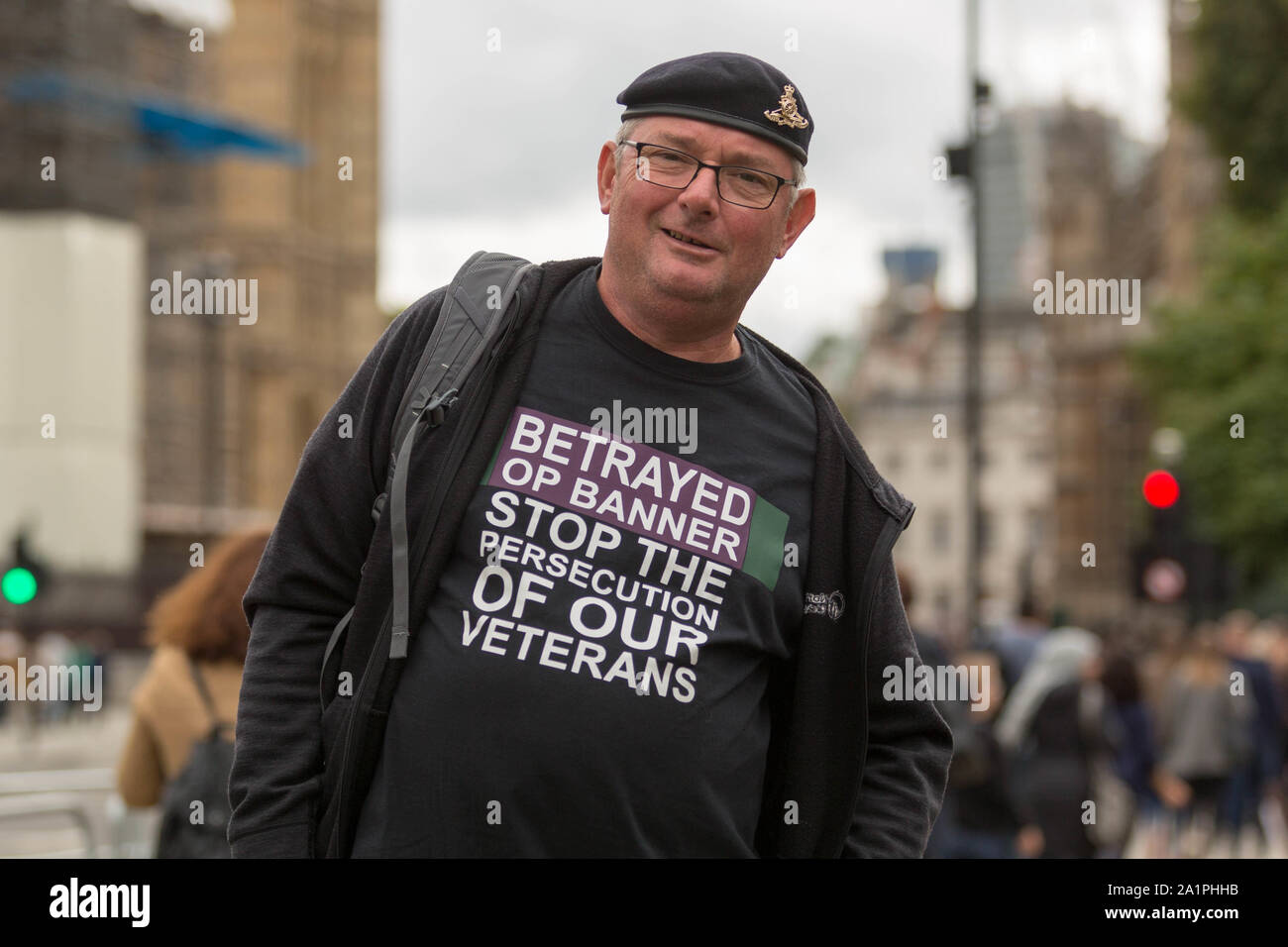 Westminster, Londra, Regno Unito. 28 Settembre, 2019. HM veterani delle forze civili e sostenitori mostrano il supporto per i veterani ed ex soldati perseguite dopo essere stato incaricato di funzionamento Banner (Forze Armate britanniche' funzionamento in Irlanda del Nord dal 1969 al 2007). Penelope Barritt/Alamy Live News Foto Stock