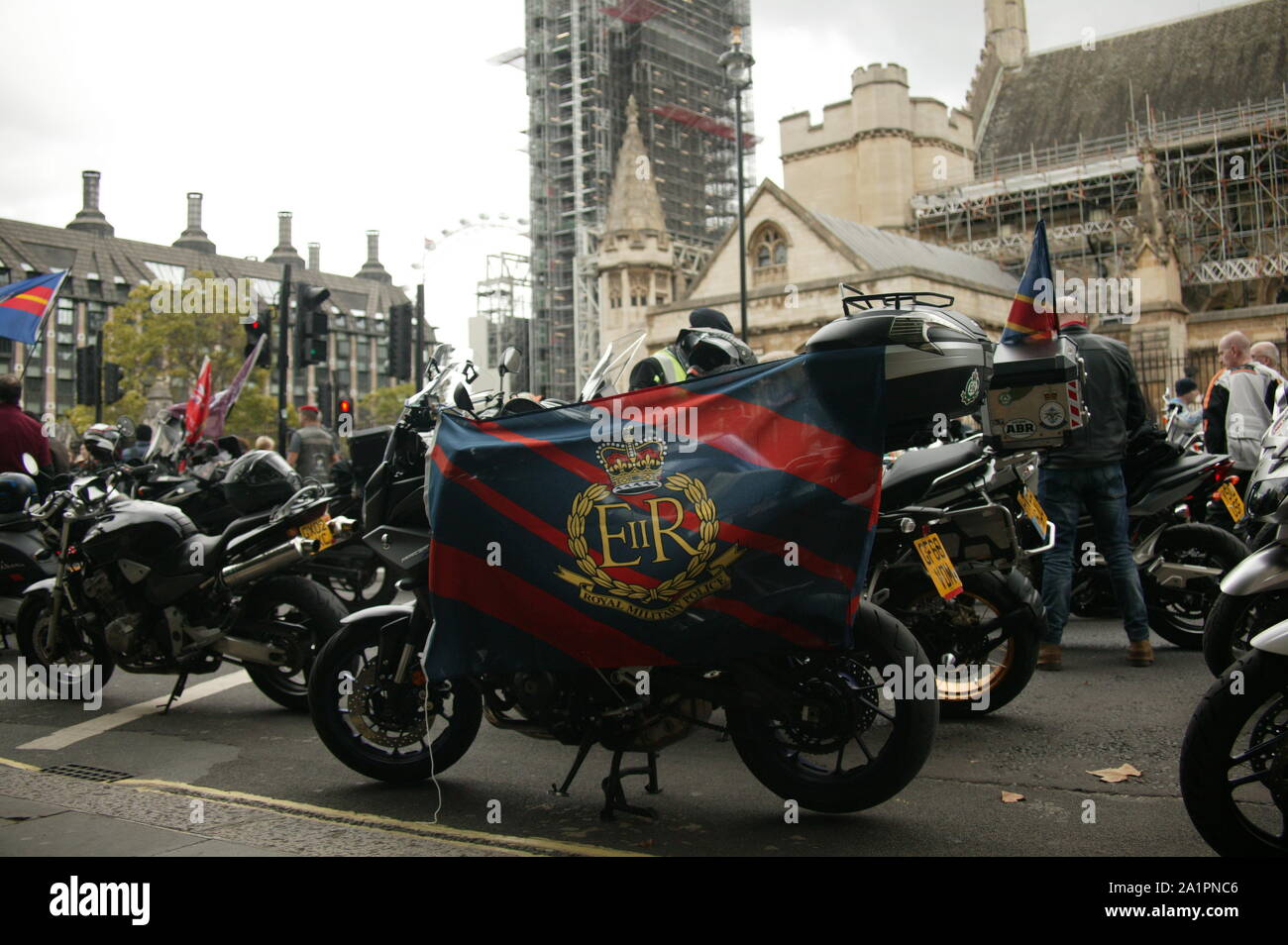 Funzionamento Zulu Bikers & Veterani protesta in piazza del Parlamento, LONDRA, REGNO UNITO. Foto Stock