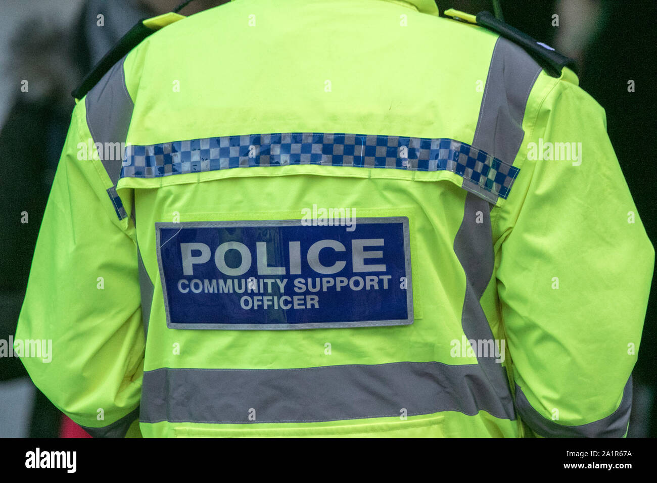Il sostegno comunitario gli ufficiali di polizia nella partecipazione al Preston Gay Pride evento nel centro della citta' di Preston, Regno Unito Foto Stock