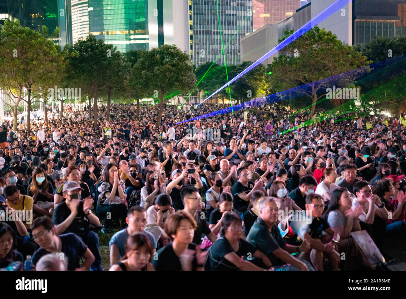 Central, Hong Kong. 28 Sep, 2019. Rally da migliaia di pro-democrazia sostenitori presso uffici del governo centrale a Tamar Park per segnare il quinto anniversario dell'inizio dell'Ombrello di movimento. Credito: Iain Masterton/Alamy Live News Foto Stock