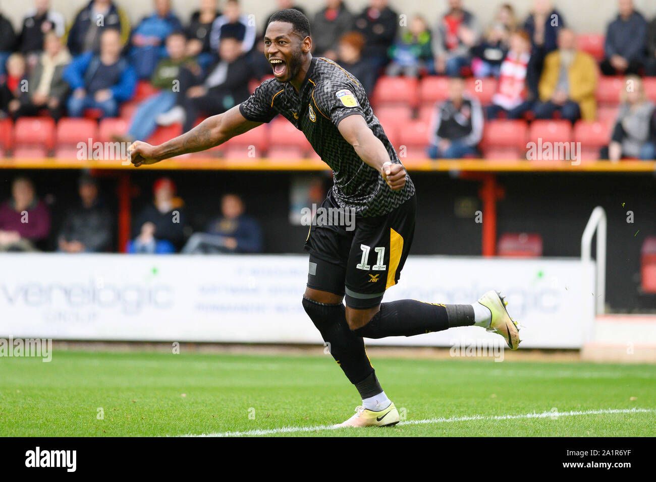 Swindon, Regno Unito. 28 Sep, 2019. Jamille Matt di Newport County celebra dopo segna i suoi team obiettivo 2a. EFL Skybet Football League due, città di Swindon v Newport County al County Ground in Swindon sabato 28 settembre 2019. Questa immagine può essere utilizzata solo per scopi editoriali. Solo uso editoriale, è richiesta una licenza per uso commerciale. Nessun uso in scommesse, giochi o un singolo giocatore/club/league pubblicazioni.pic tramite carta di credito: Andrew Orchard fotografia sportiva/Alamy Live News Foto Stock