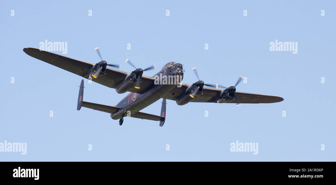 Battle of Britain Memorial Flight Avro Lancaster PA474 in volo Foto Stock