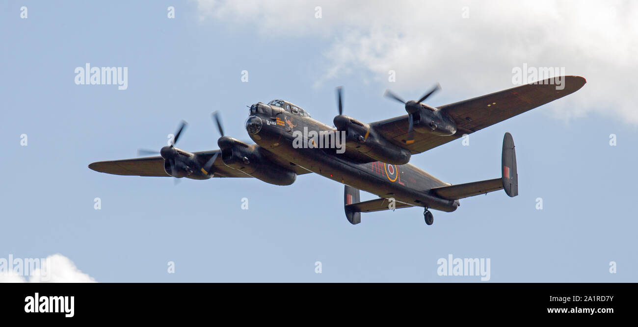 Battle of Britain Memorial Flight Avro Lancaster PA474 in volo Foto Stock