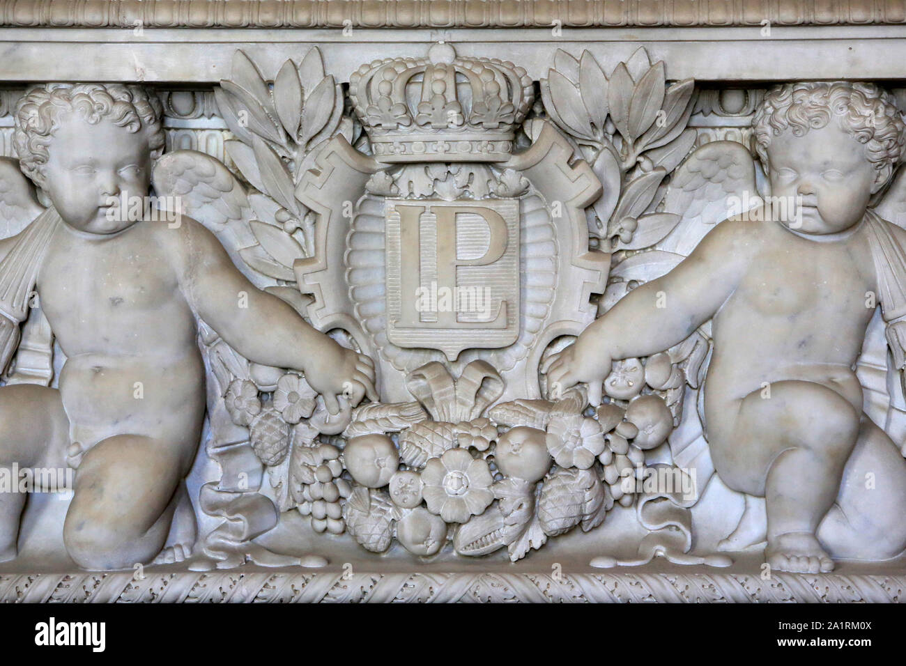 Angelots. Initales LP. La Salle des Gardes. Appartements d'Henri II. Château de Fontainebleau. La Francia. Foto Stock