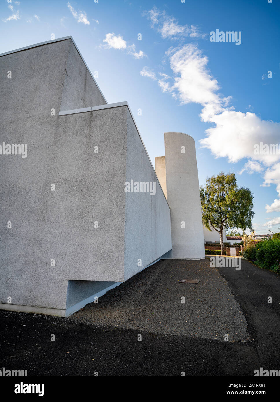 Craigsbank chiesa parrocchiale di Edimburgo è stato progettato negli anni Sessanta da Sir William Kininmonth e influenzato da Le Corbusier cappella a rochamp. Foto Stock