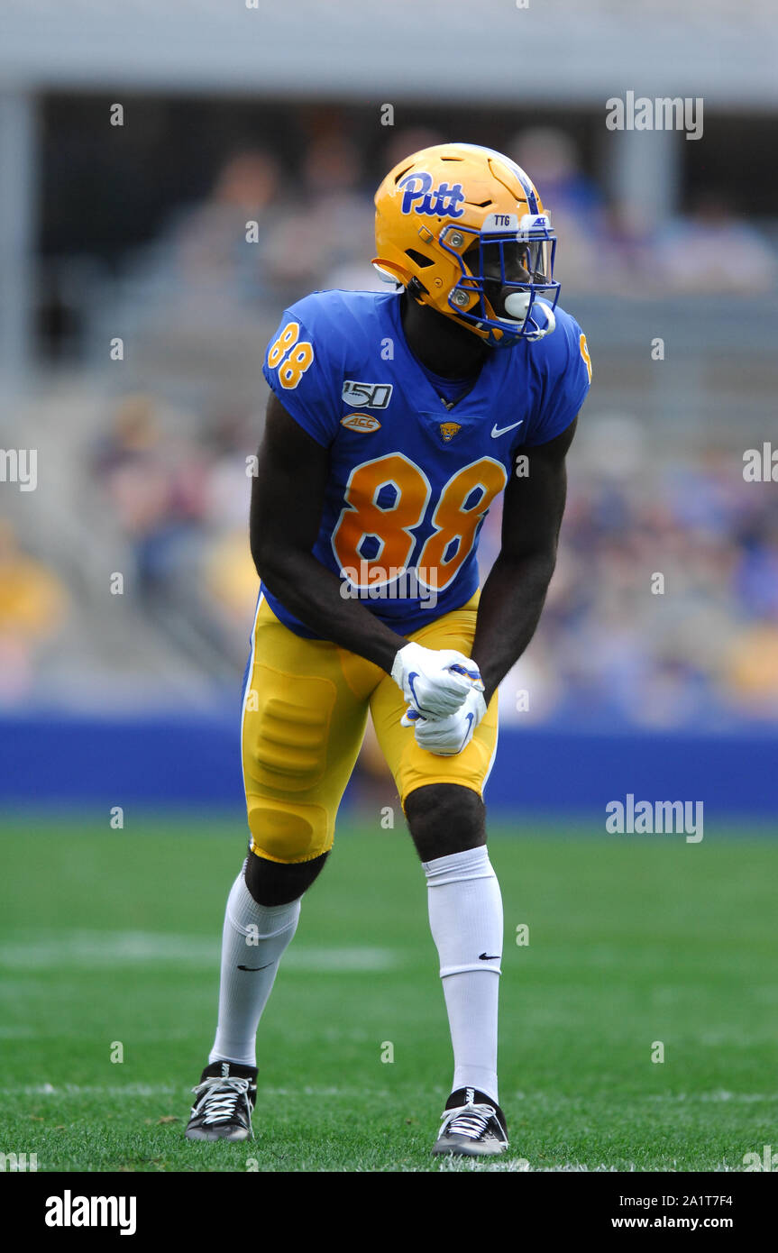 Pittsburgh, PA, Stati Uniti d'America. 28 Sep, 2019. Dontavius Butler-Jenkins #88 durante la Pitt Panthers vs Delaware Blue galline a Heinz Field di Pittsburgh, PA. Jason Pohuski/CSM/Alamy Live News Foto Stock