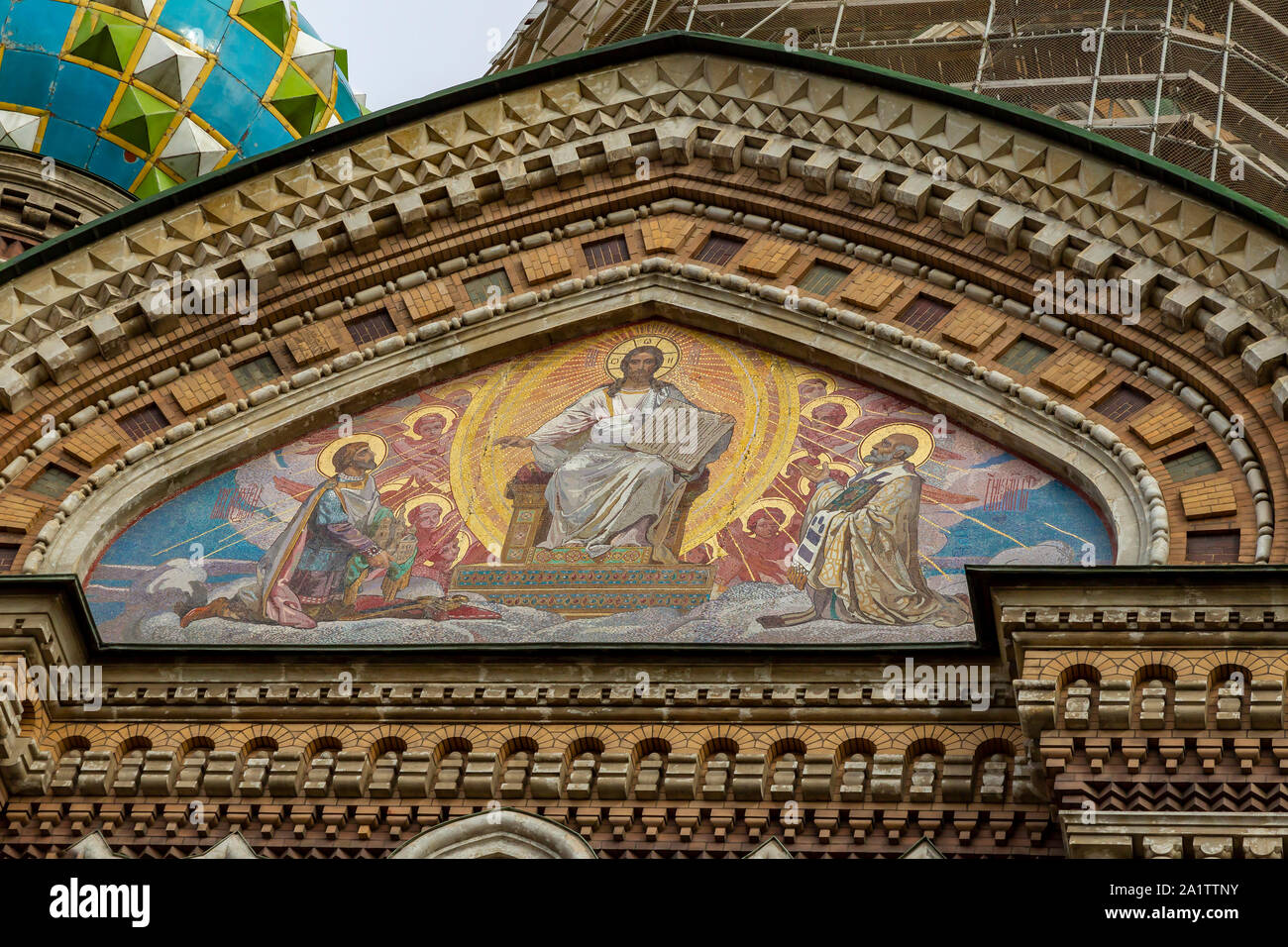 Dettagli sull'esterno del Salvatore sul Sangue versato, (Chiesa della Resurrezione), canale Griboyedov terrapieno, San Pietroburgo, Russia. Foto Stock