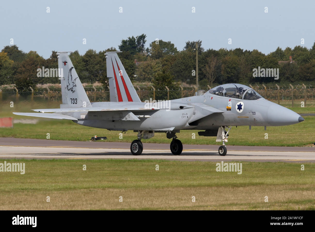 Forza Aerea israeliana F-15D 'Baz' rullaggio indietro attraverso la pista di atterraggio di RAF Waddington seguendo un esercizio guerriero Cobra sortie. Foto Stock