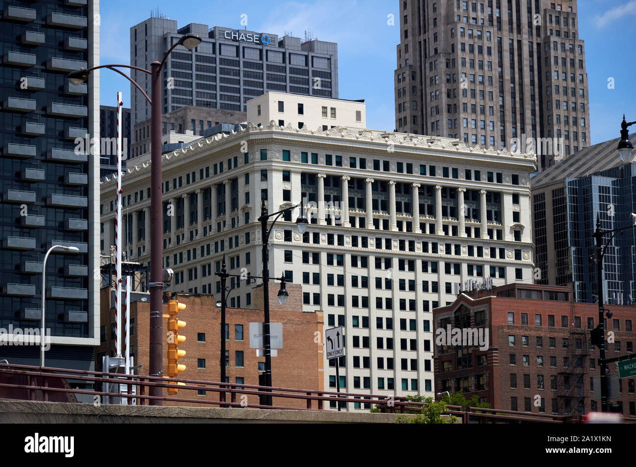 Gli edifici e i tetti nel quartiere finanziario del loop quartiere centro di chicago, illinois, Stati Uniti d'America con scambio di assicurazione Foto Stock