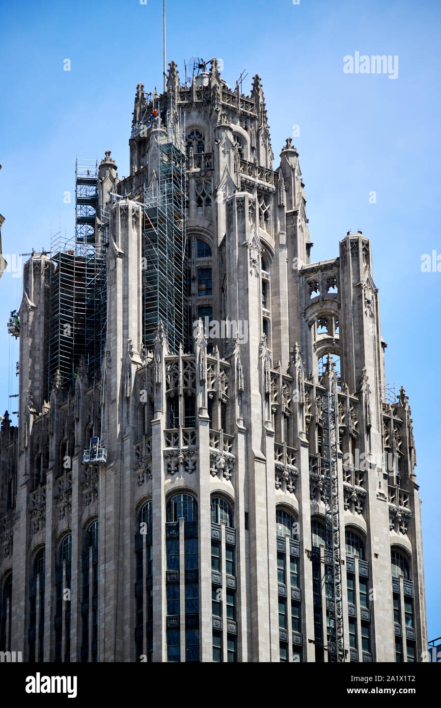 Parte superiore della tribuna tower edificio nel centro di chicago, illinois, Stati Uniti d'America Foto Stock