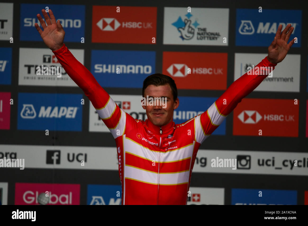 Harrogate, Regno Unito. Il 29 settembre 2019. Mads Pedersen di Danimarca prende d'oro nel 2019 UCI Road World Championships Mens Elite la gara su strada. Settembre 29, 2019 Dan-Cooke credito/Alamy Live News Foto Stock