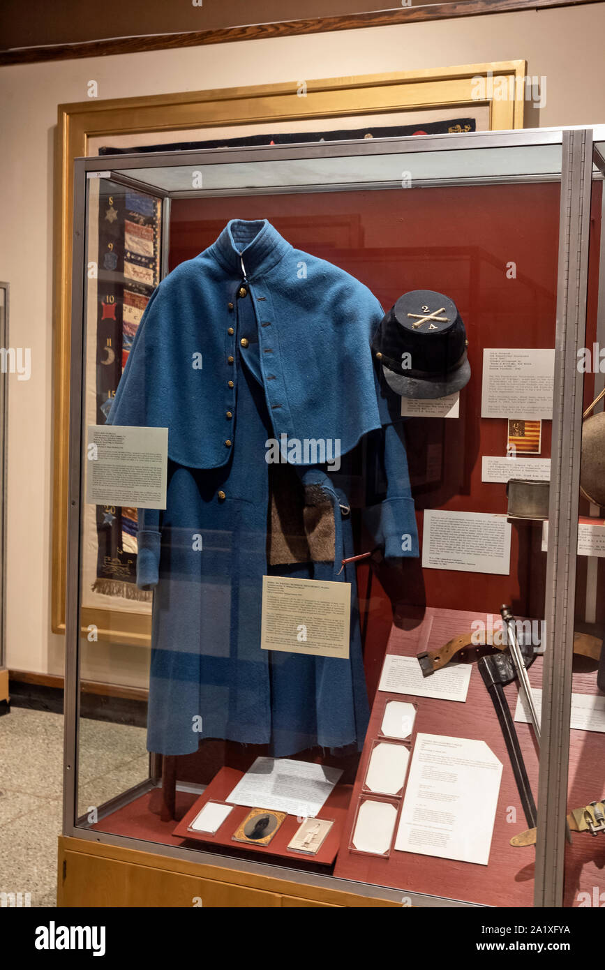 Il display della guerra civile uniforme. Il Museo di Storia di Connecticut è una parte del Connecticut State Library. , Hartford, Connecticut, Stati Uniti d'America Foto Stock