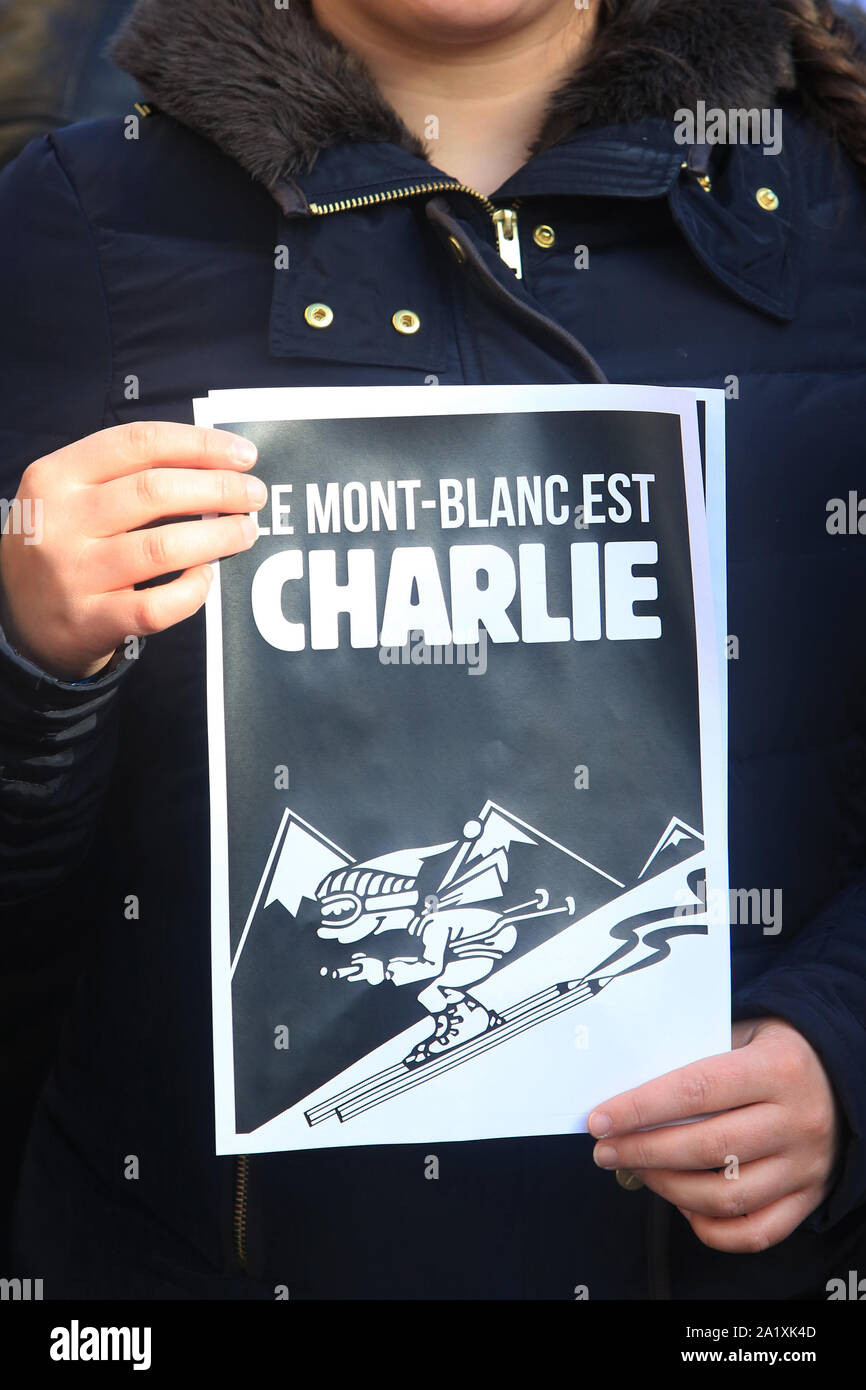 Marche républicaine en Haute Savoie contre le terrorisme. "Je suis Charlie.' 'Le Mont-Blanc est Charlie.' Megève. Alta Savoia. La Francia. Foto Stock