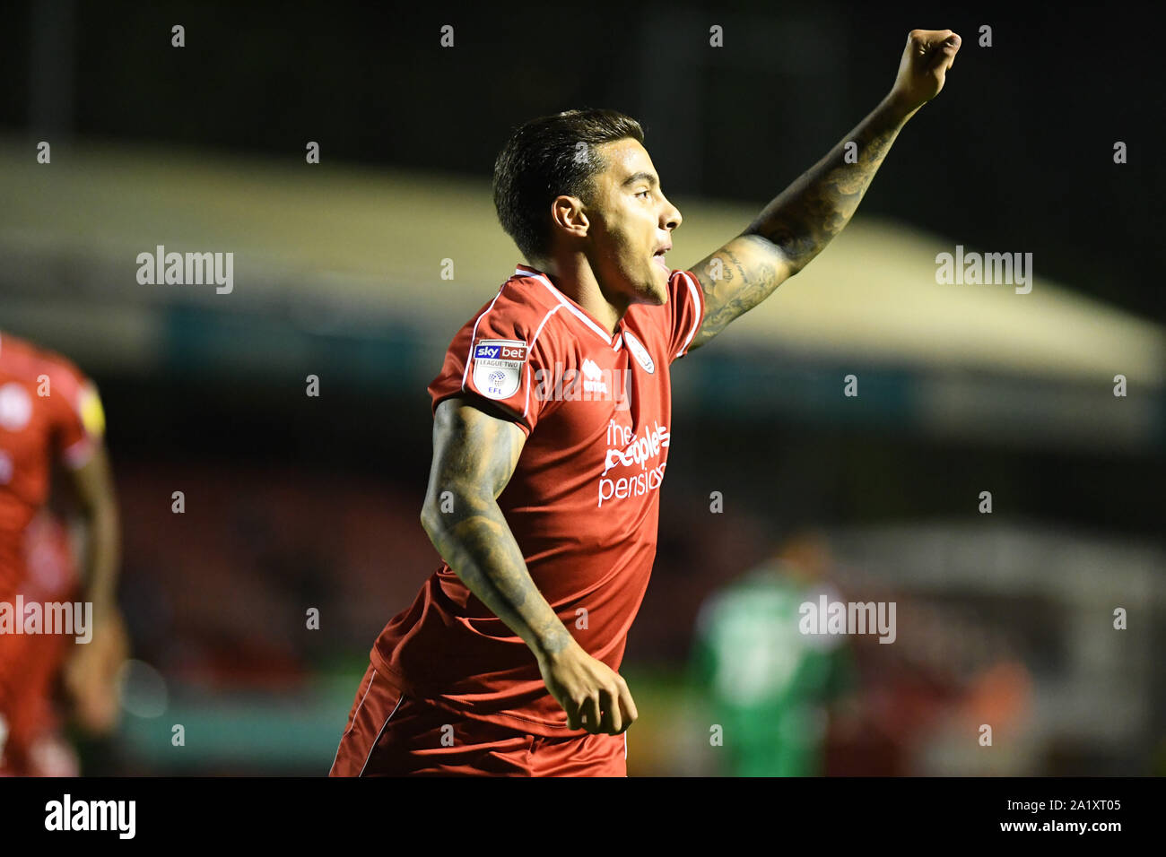 Xvii Settembre 2019, Broadfield Stadium, Crawley, Inghilterra; Skybet league 2 Football, Crawley Town vs Plymouth Argyle : Reece Grego-Cox di Crawley Town celibrates il suo obiettivo di rendere 1-0 Credito: Phil Westlake/News immagini English Football League immagini sono soggette a licenza DataCo Foto Stock