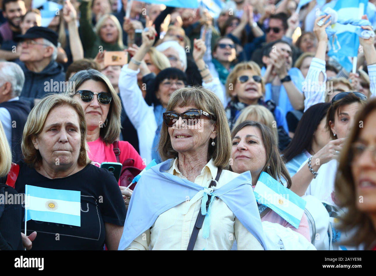BUENOS AIRES, 28.09.2019: Thowsands dei tifosi di partecipare al primo incontro di Juntos por el cambio per sostenere la rielezione di Mauricio Macri come presiden Foto Stock