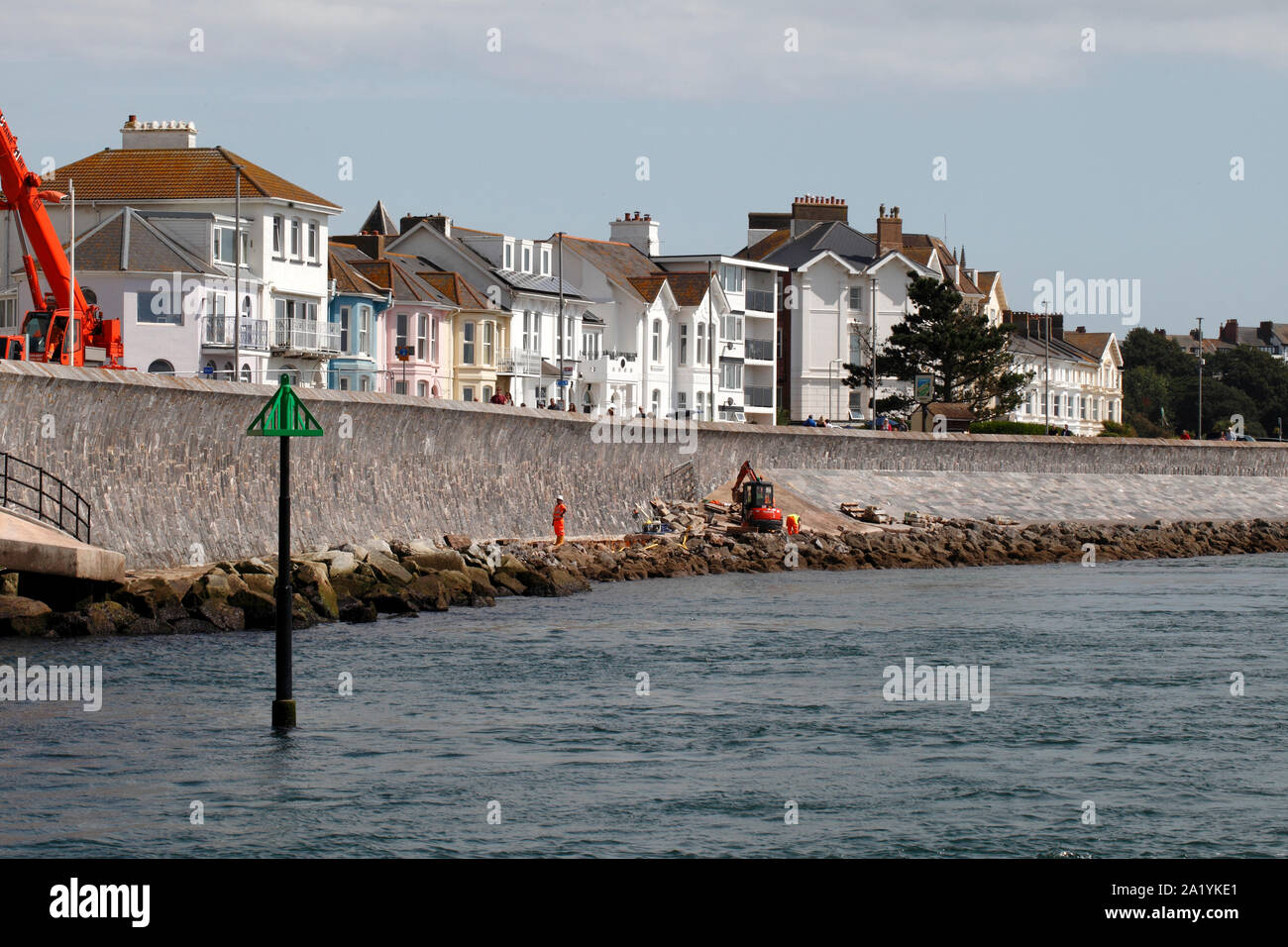 Nuove difese costiere a Exmouth porto e il lungomare. Foto Stock
