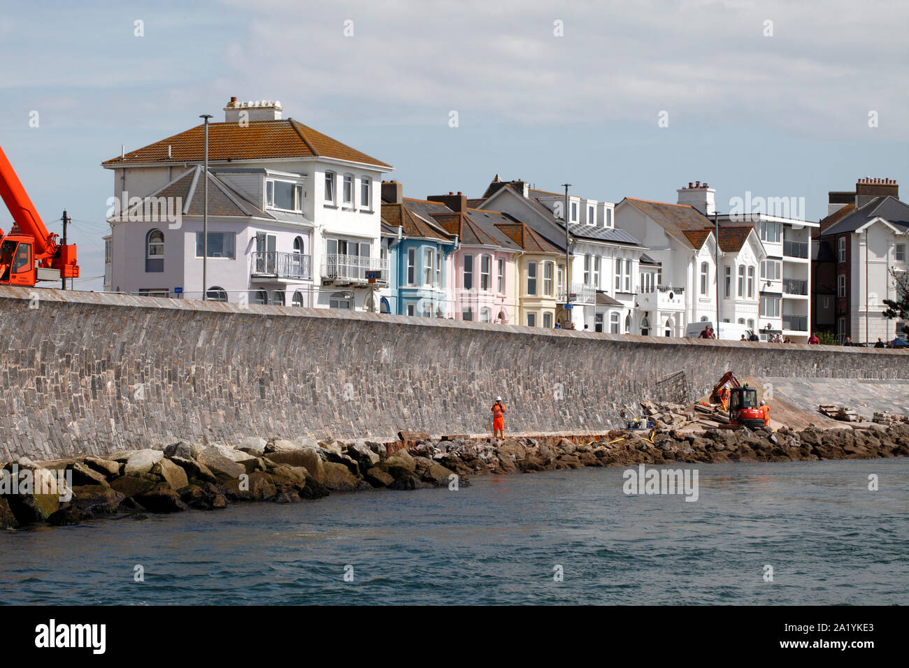 Nuove difese costiere in fase di completamento a Exmouth porto e il lungomare. 2019. Seawall. Foto Stock