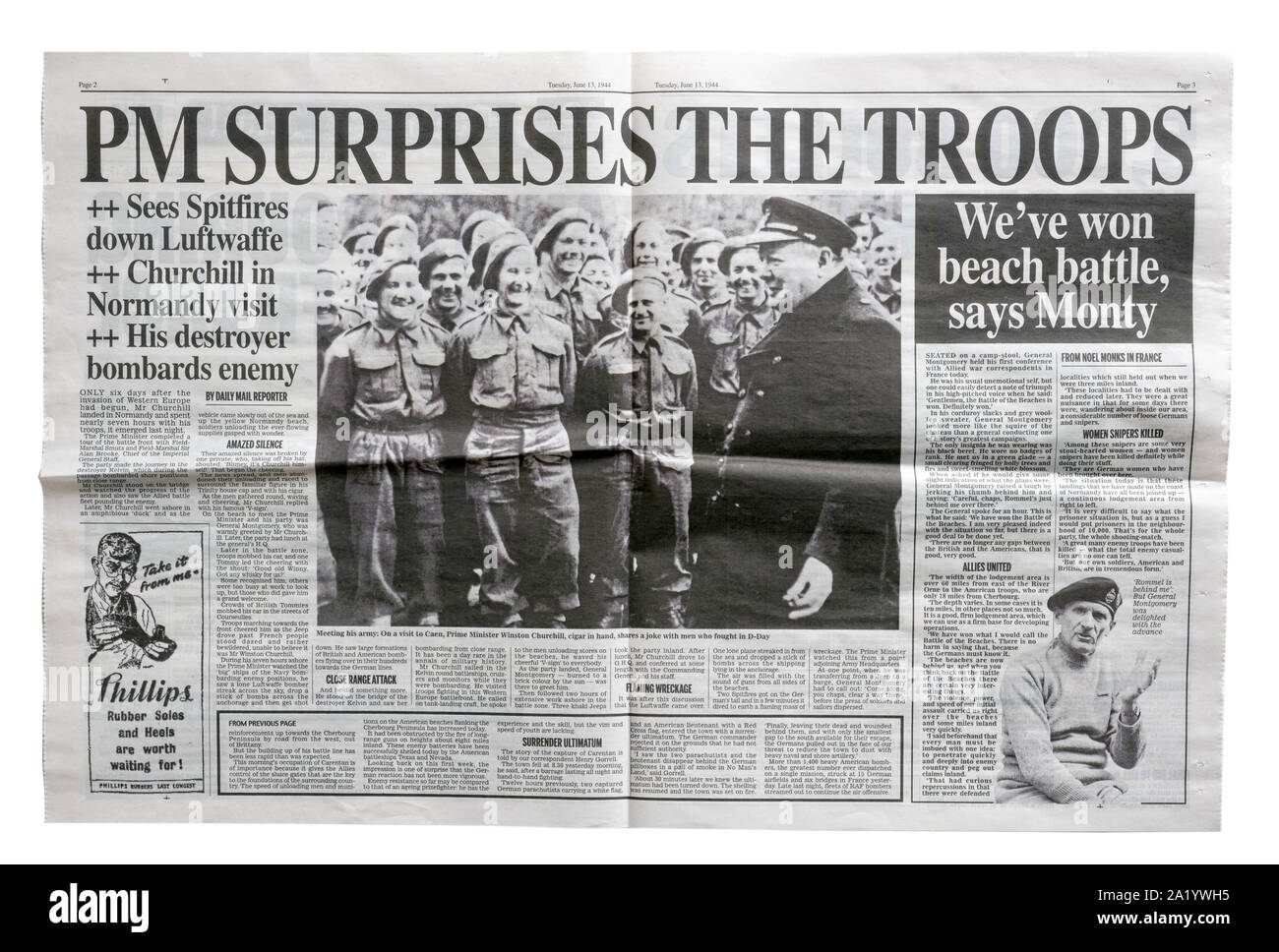 Riproduzione di una pagina interna del Daily Mail dal 7 giugno 1944 con notizie su Winston Churchill visitare le truppe Foto Stock