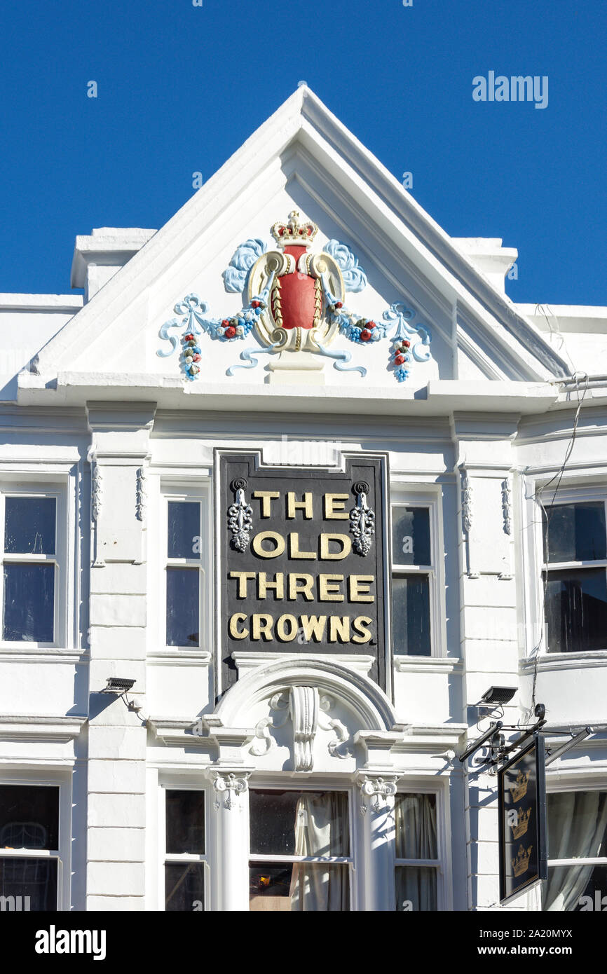 Il Vecchio Tre Corone Pub, Deansgate, Bolton, Greater Manchester, Inghilterra, Regno Unito Foto Stock