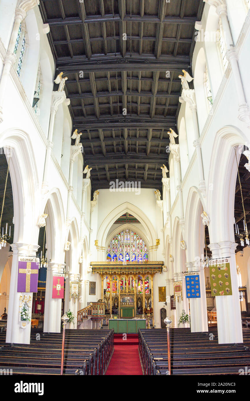 Interno navata, tutti i santi della Chiesa", Bishopgate, Wigan, Greater Manchester, Inghilterra, Regno Unito Foto Stock