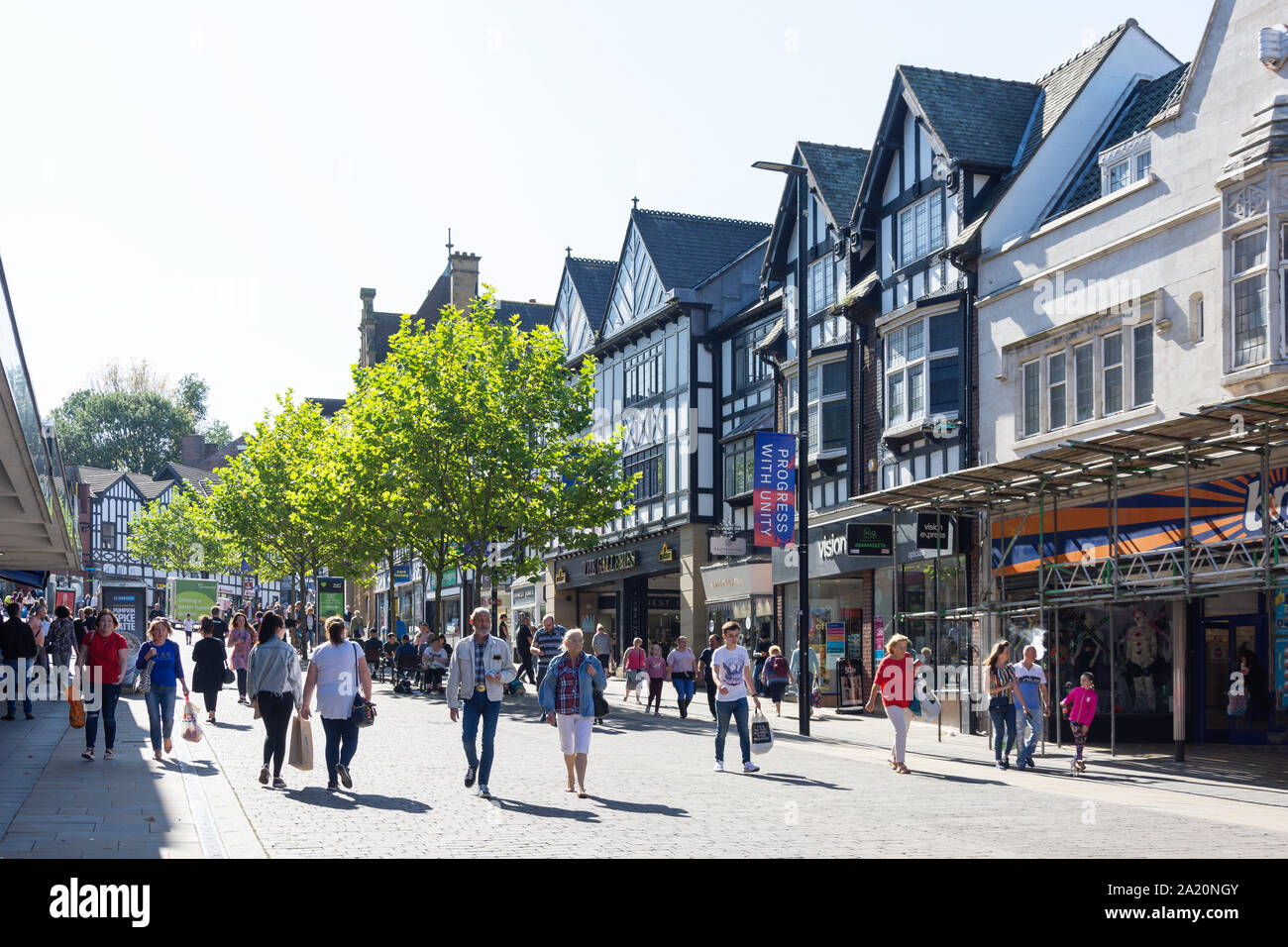 Area pedonale Standishgate, Wigan, Greater Manchester, Inghilterra, Regno Unito Foto Stock