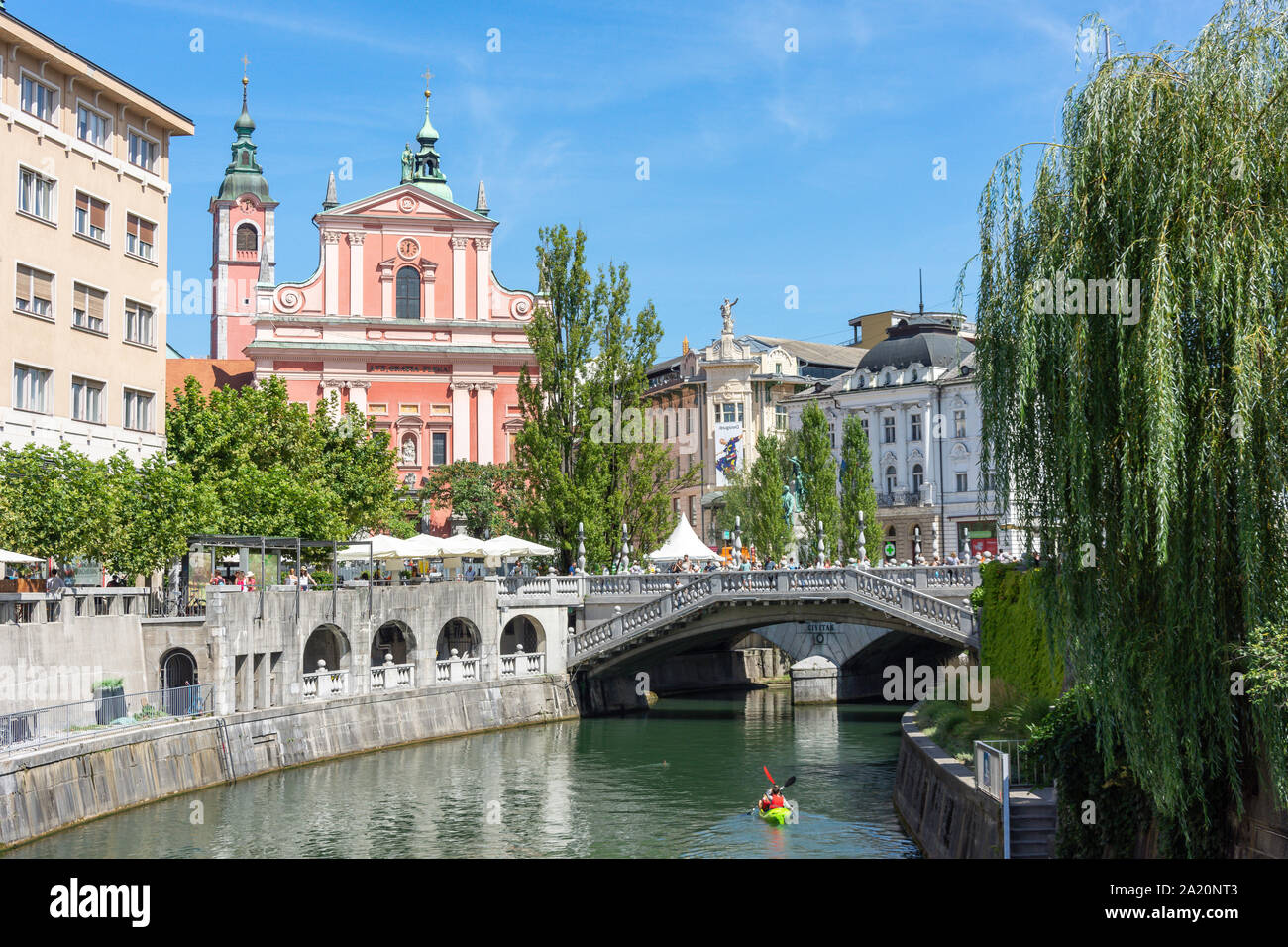 Ponti sul fiume Ljubljanica e Preseren Square, Città Vecchia, Lubiana, Slovenia Foto Stock
