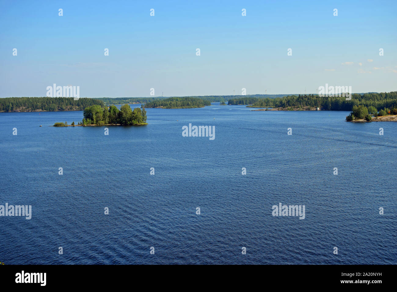 Paesaggio sul Lago Saimaa dal ponte Luukkaansalmi a Lappeenranta, Finlandia. Foto Stock