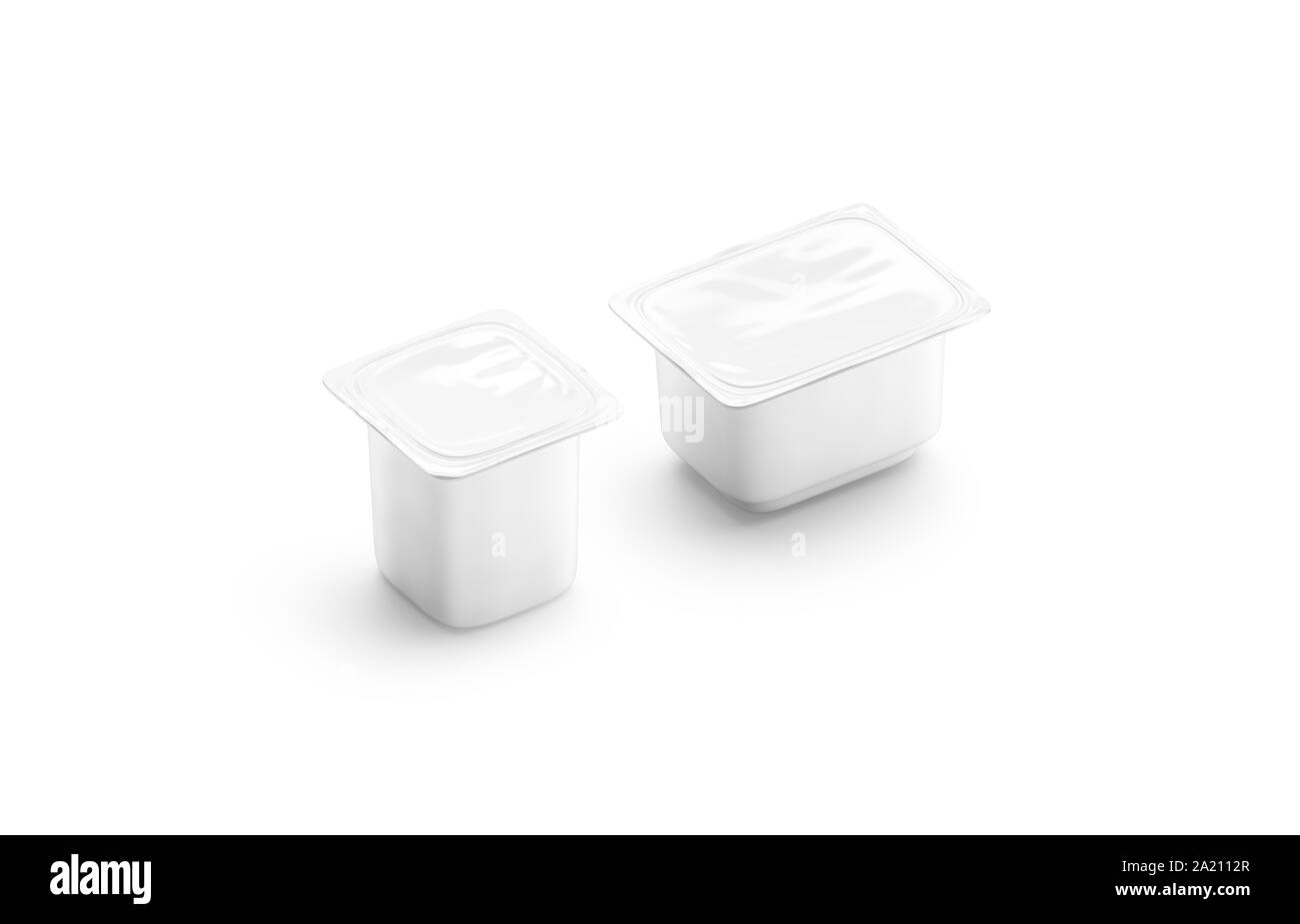 Scatola bianca di yogurt bianco mock up isolato, misure diverse Foto Stock